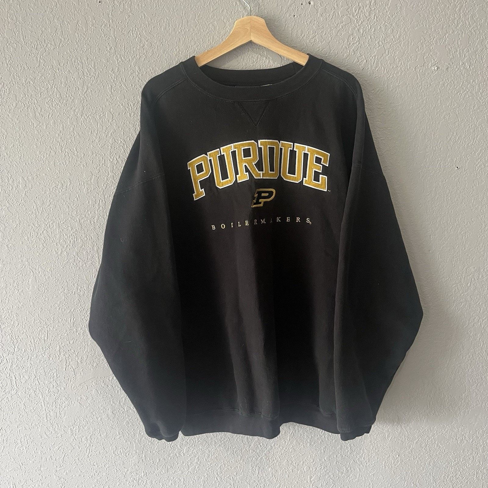 Vintage Vintage Embroidered Purdue Boilermakers Crewneck Sweatshirt Size US XXL / EU 58 / 5 - 2 Thumbnail