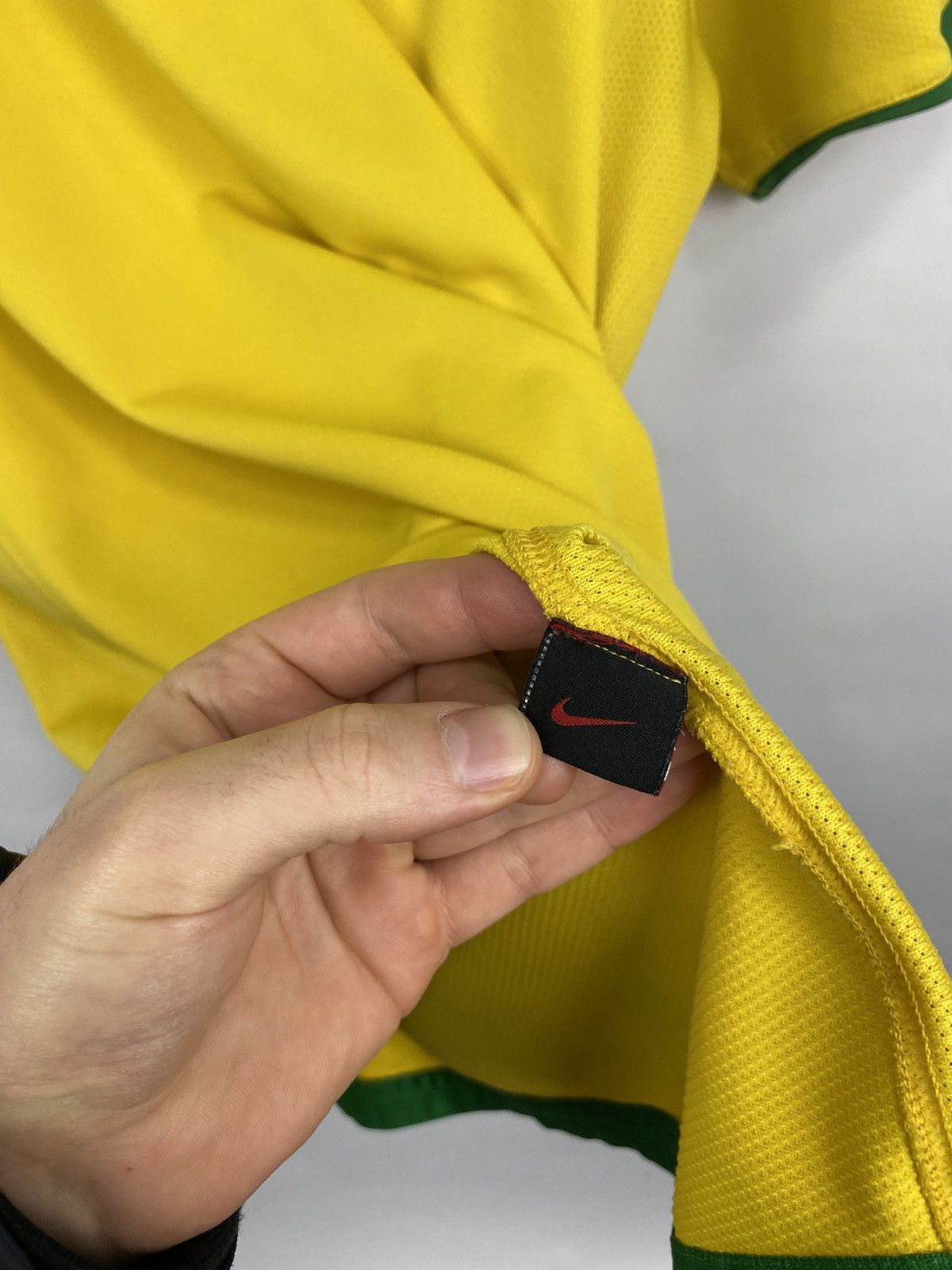 Nike 🇧🇷 Vintage 2006 Nike Brazil Soccer Jersey Rare Retro Hype Y2K Size US M / EU 48-50 / 2 - 7 Thumbnail