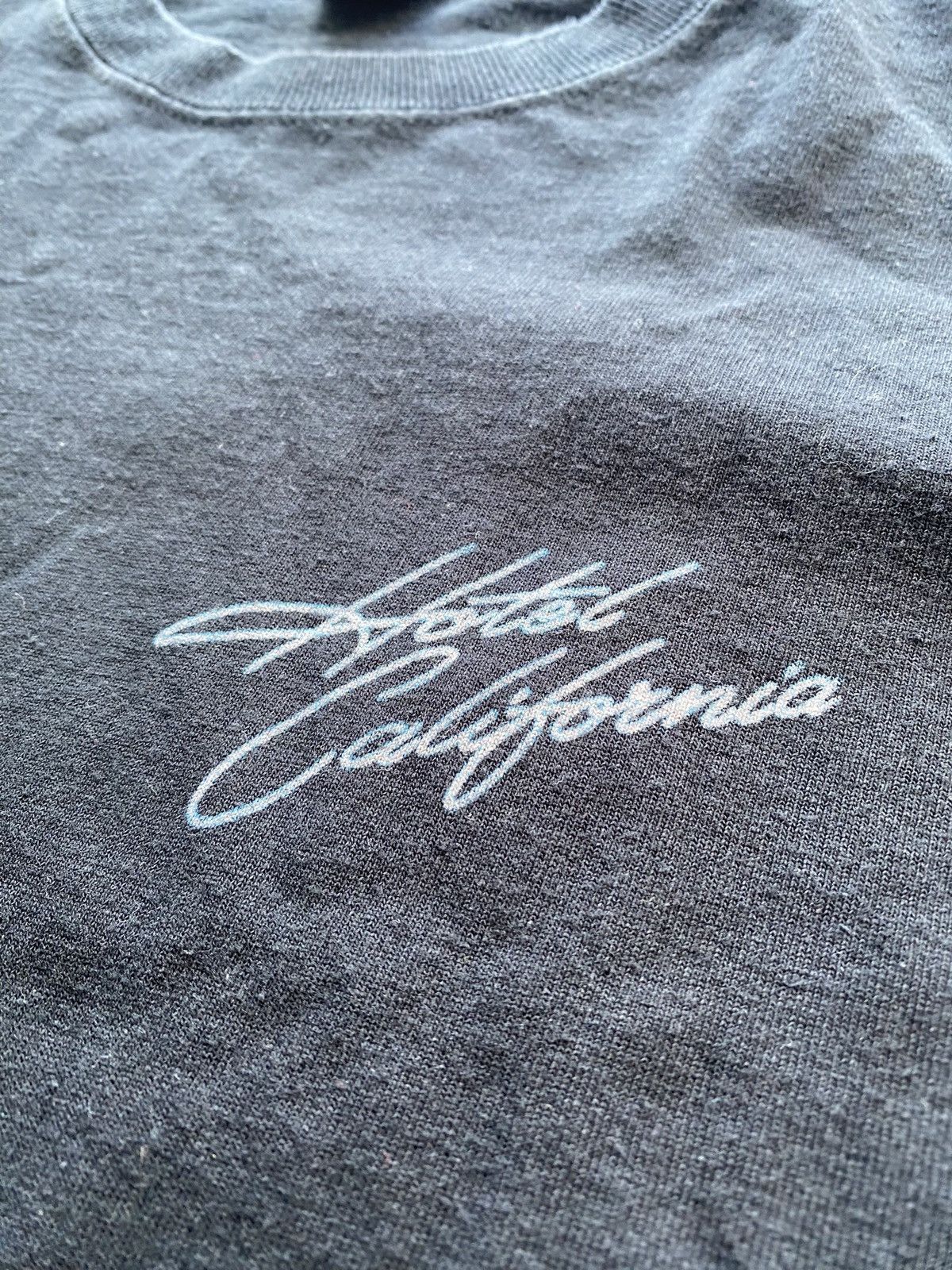 Band Tees 🔥Eagles Hotel California Band Tour Tee Long sleeve vntg Size US S / EU 44-46 / 1 - 8 Thumbnail