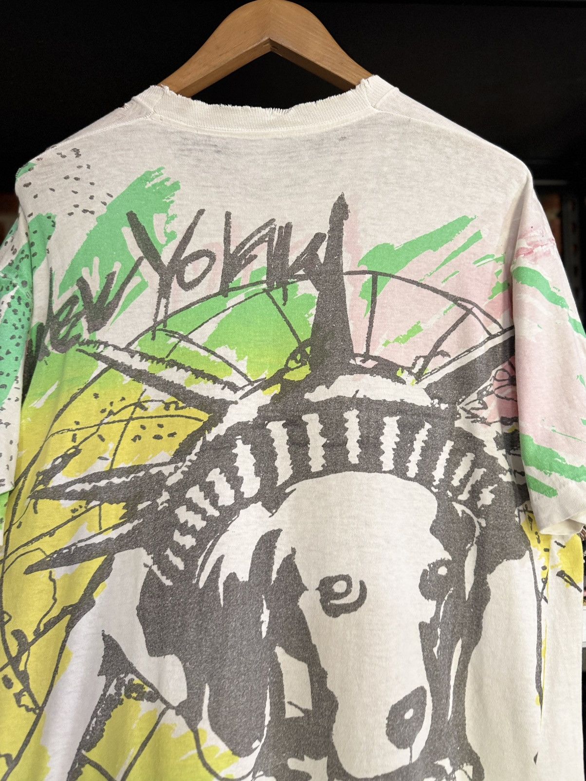 Fuck Art, Make Tees Thrashed Vintage 90s Art Ovp New York World Day Tour Tee Size US L / EU 52-54 / 3 - 11 Thumbnail
