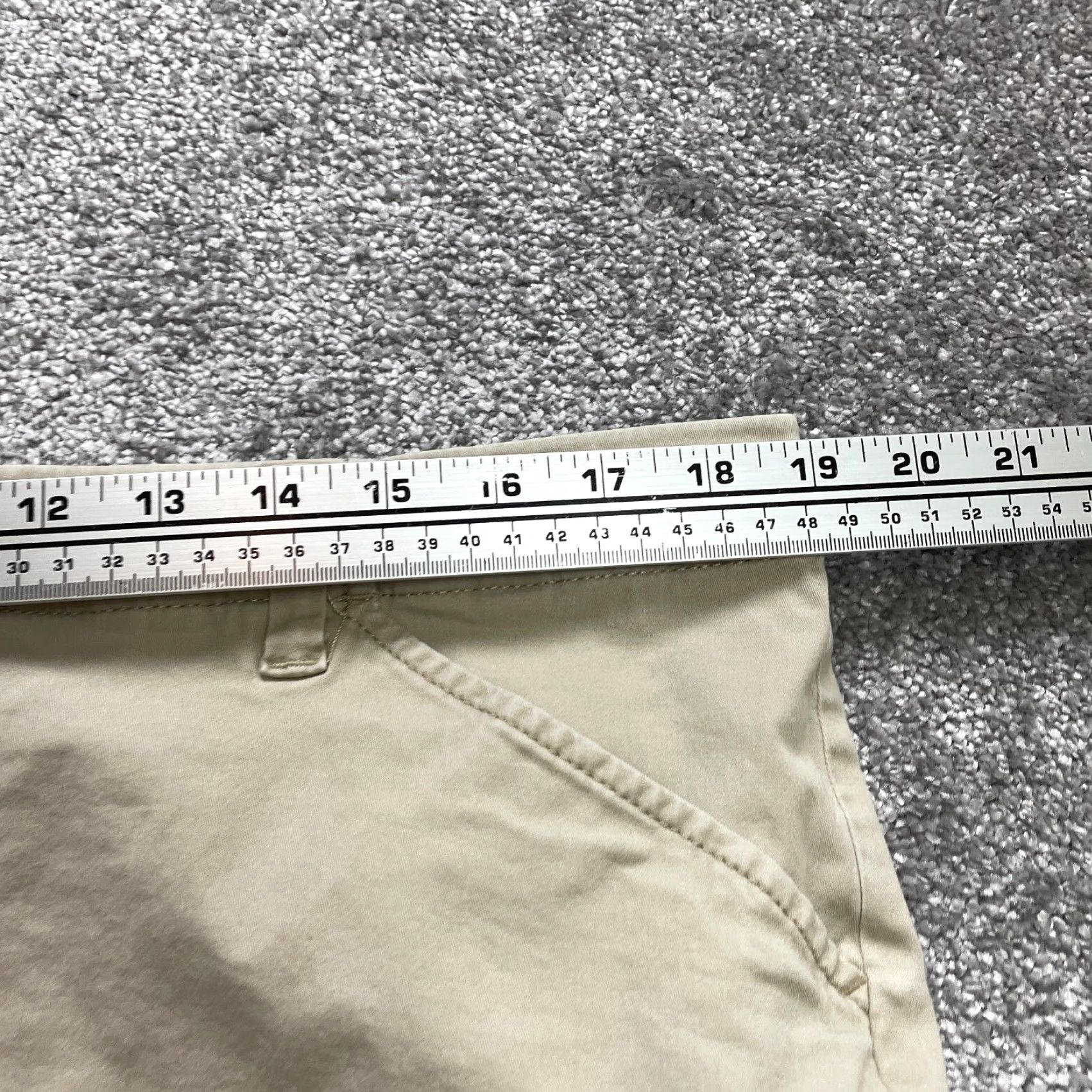 Lee Lee Bermuda Shorts Womens 18 Regular Mid Rise Beige Knit Casual Summer Safari 6 in Inseam Pocket Pockets Pre-Owned? Size 40" / US 18 - 6 Thumbnail