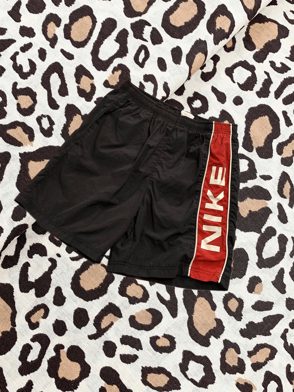 Nike × Vintage Nike short big logo Size US 30 / EU 46 - 1 Thumbnail