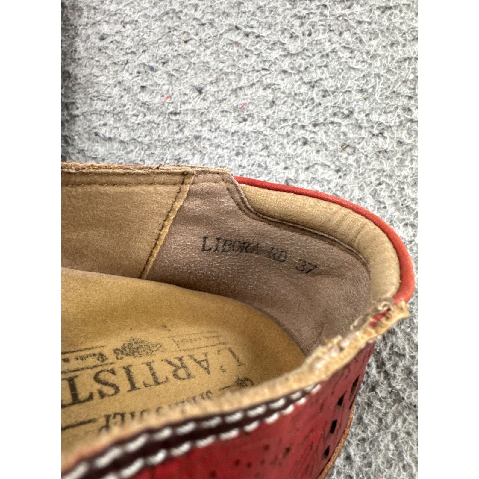 Vintage L’ARTISTE Libora Slip-On Loafers Womens Red Leather LaserCut Floral Flat Size 37 Shoes Size US 7 / IT 37 - 6 Thumbnail