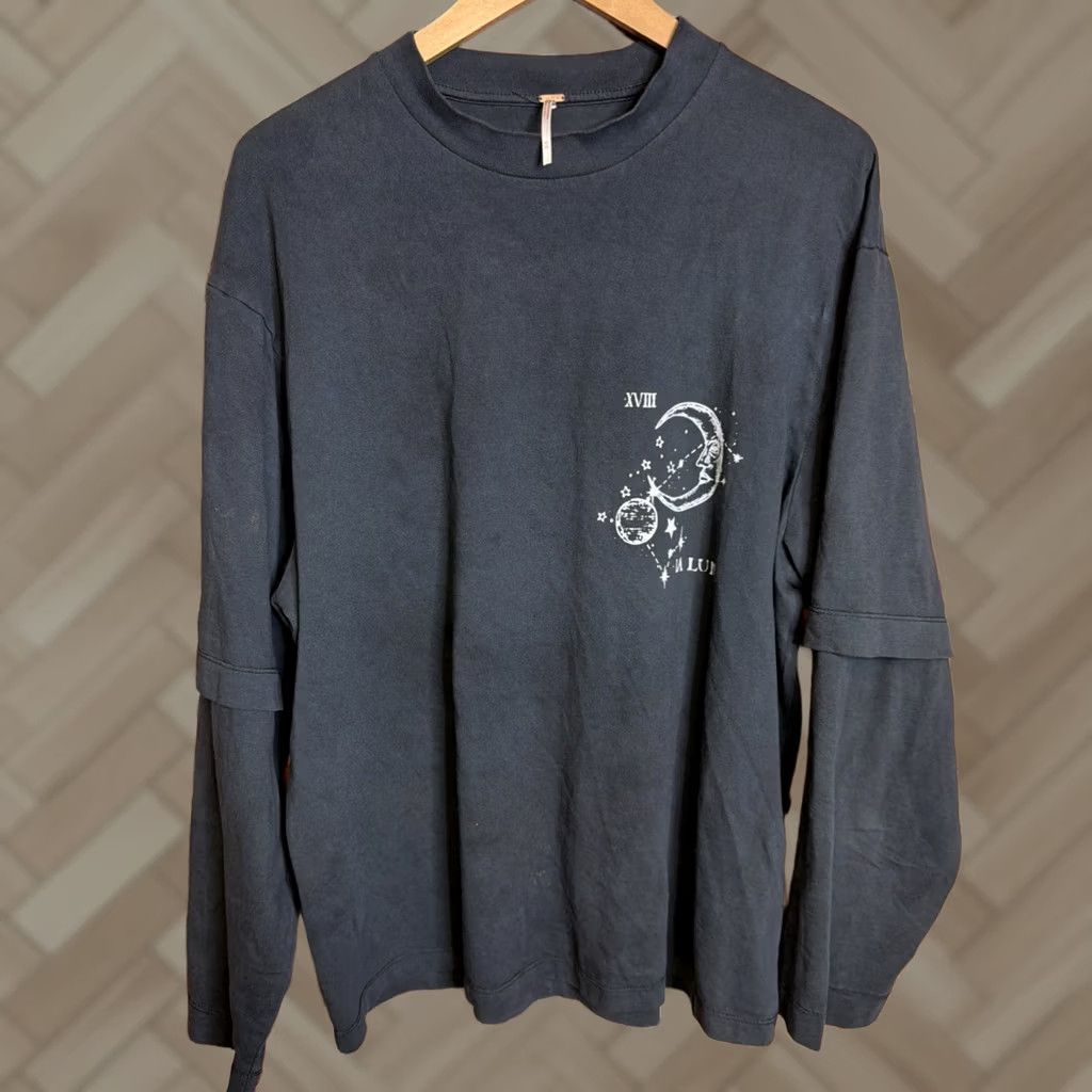 Free People Free People Celestial Tee T Shirt Top Medium Womens Gray Long Sleeve V-Neck Embroidered Pullover Casual Basic Shirt Size M / US 6-8 / IT 42-44 - 1 Thumbnail
