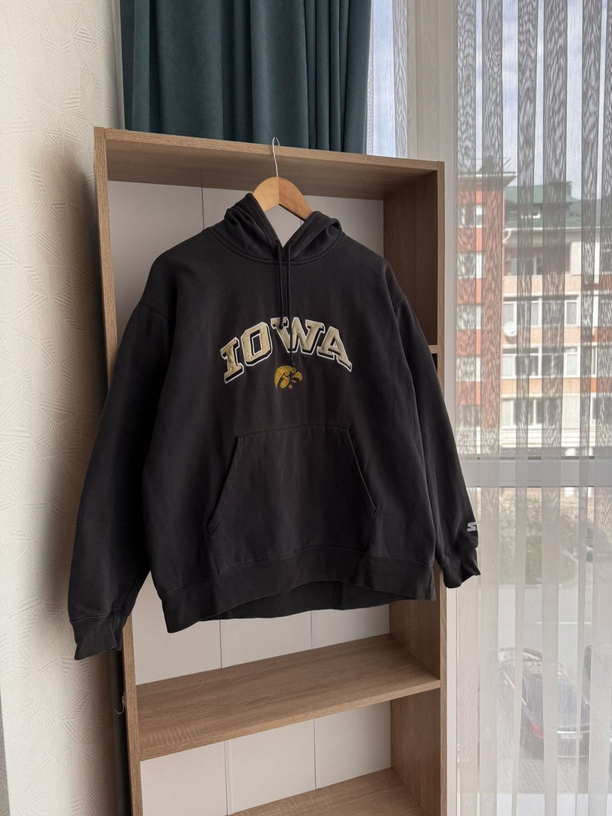 Starter × Vintage Vintage Starter IOWA Hawkeyes Sportswear Distressed Hoodie Size US L / EU 52-54 / 3 - 2 Thumbnail