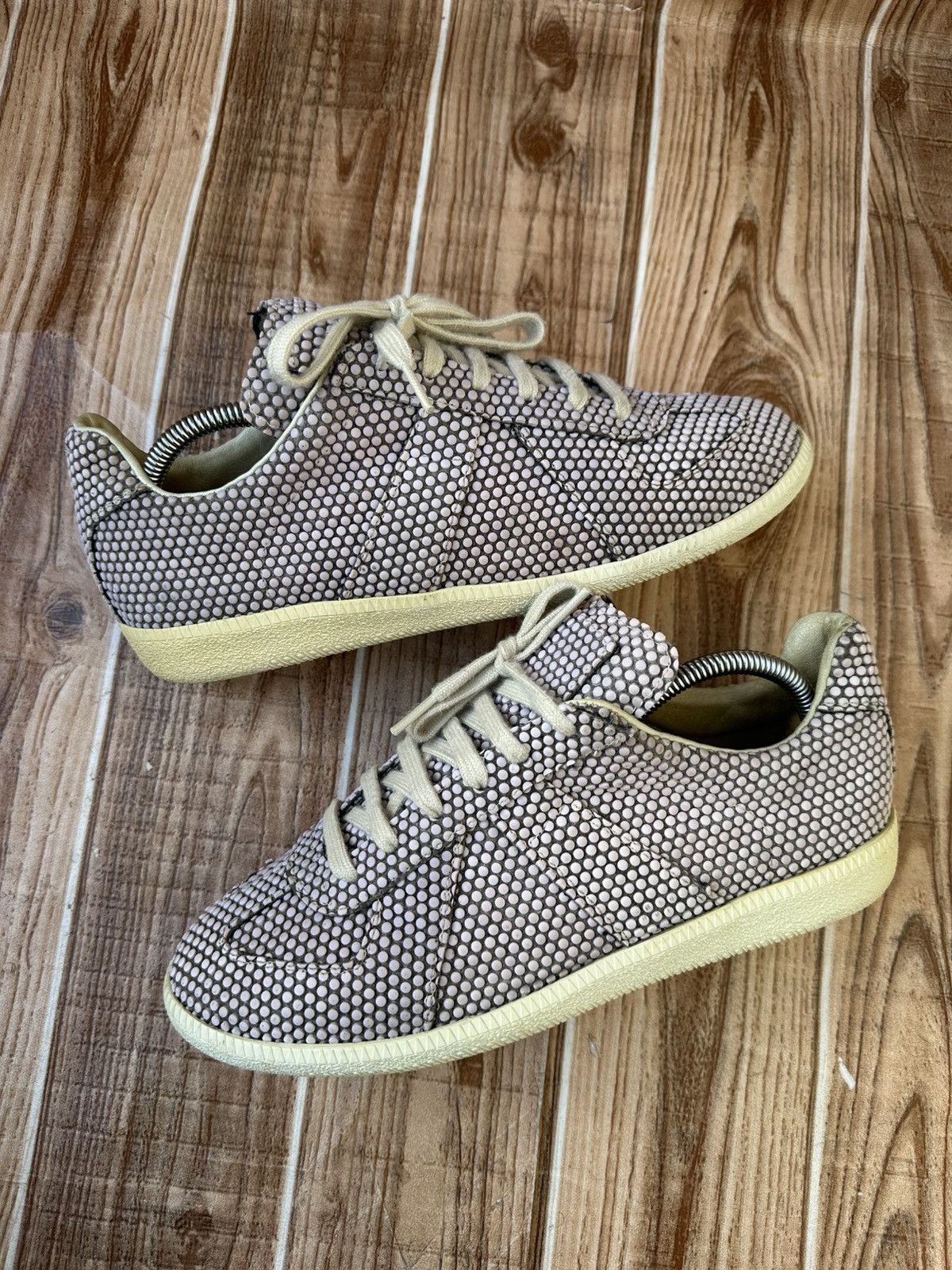 Maison Margiela Maison Margiela Replica Textured Polka Dot Sneaker Lowtops Size US 8 / EU 41 - 8 Thumbnail