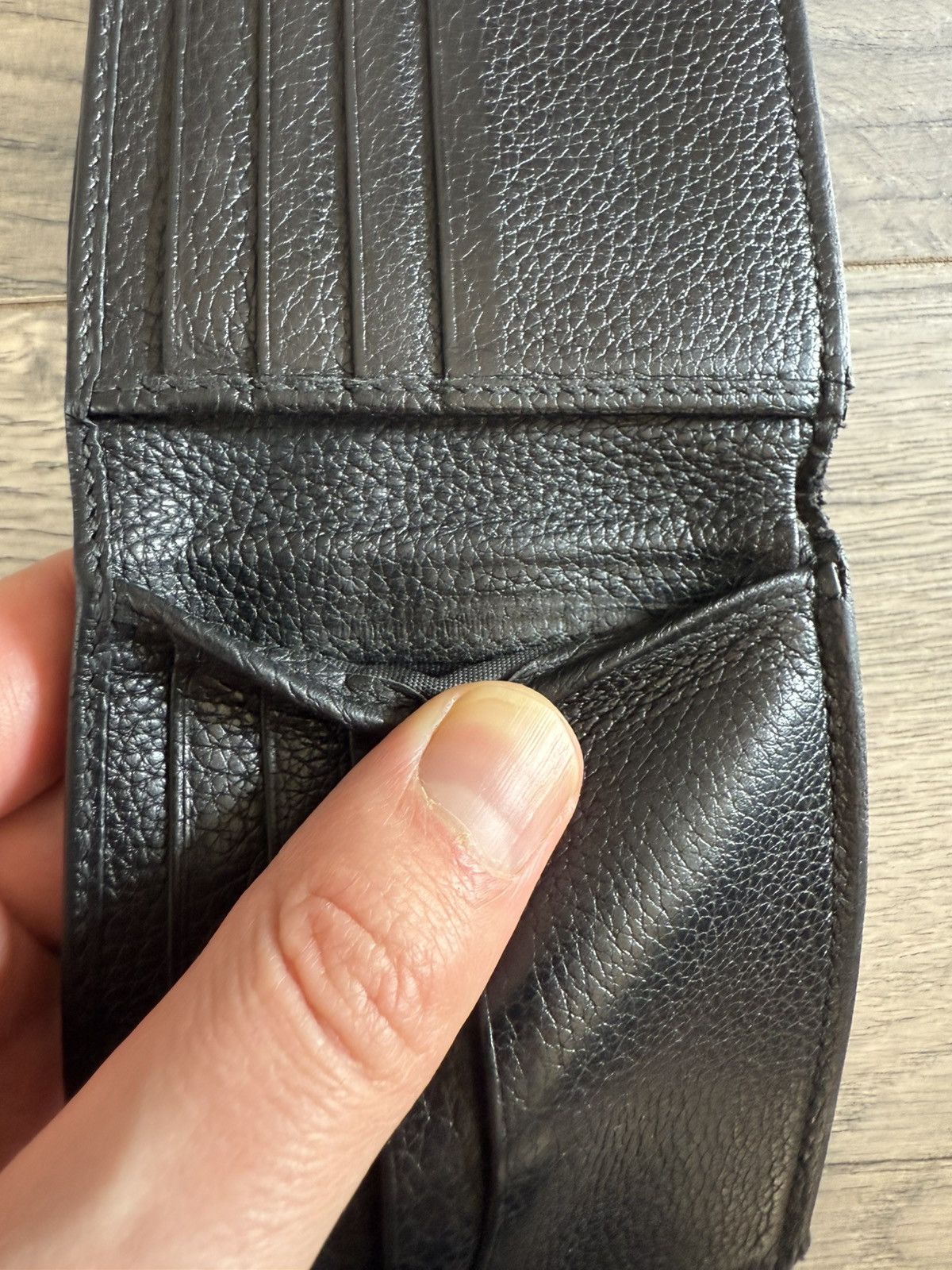 Gucci Gucci Logo Stripe Leather Bifold Wallet Size ONE SIZE - 7 Thumbnail