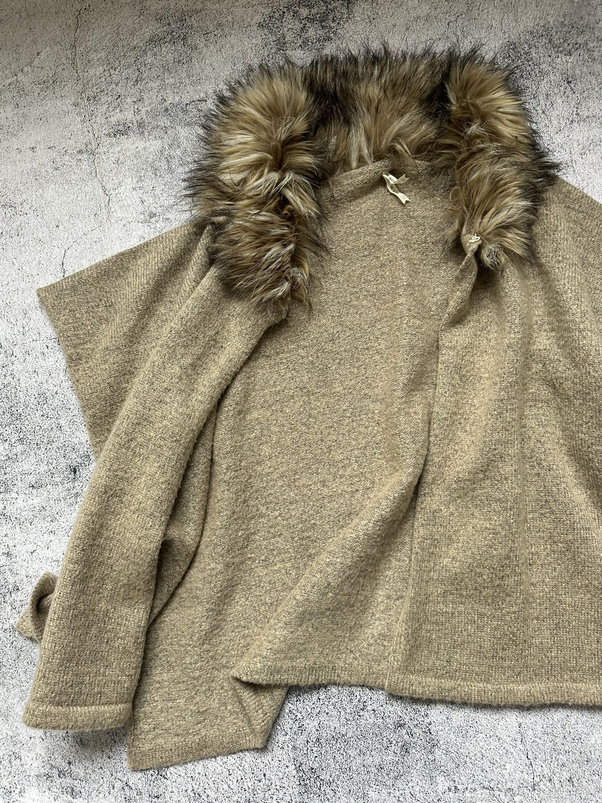 Japanese Brand Faux Fur Cape Archive Fit Women's Beige Size M / US 6-8 / IT 42-44 - 8 Thumbnail