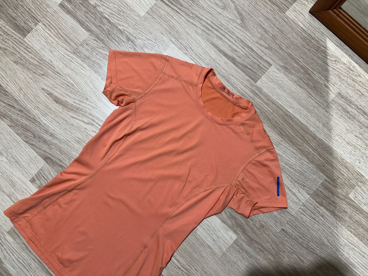 Arc'teryx Arc’teryx t shirt S Size S / US 4 / IT 40 - 2 Thumbnail