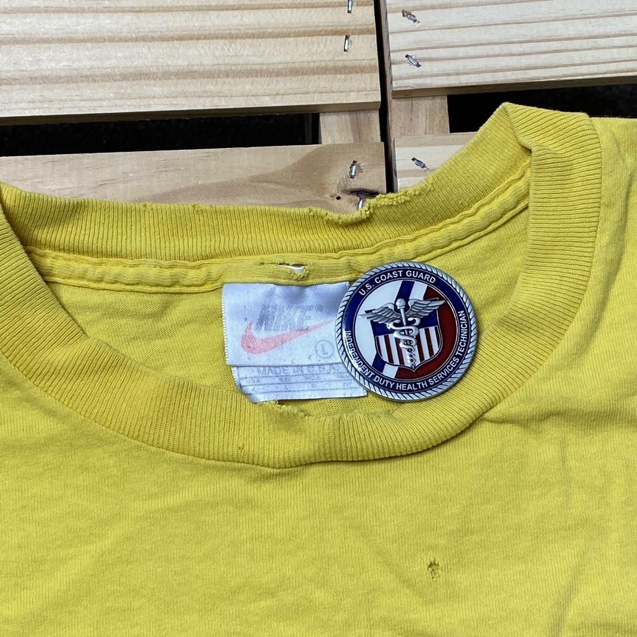 Nike Vintage Nike Yellow Thrashed Boxy Tee Size Large Size US L / EU 52-54 / 3 - 4 Thumbnail