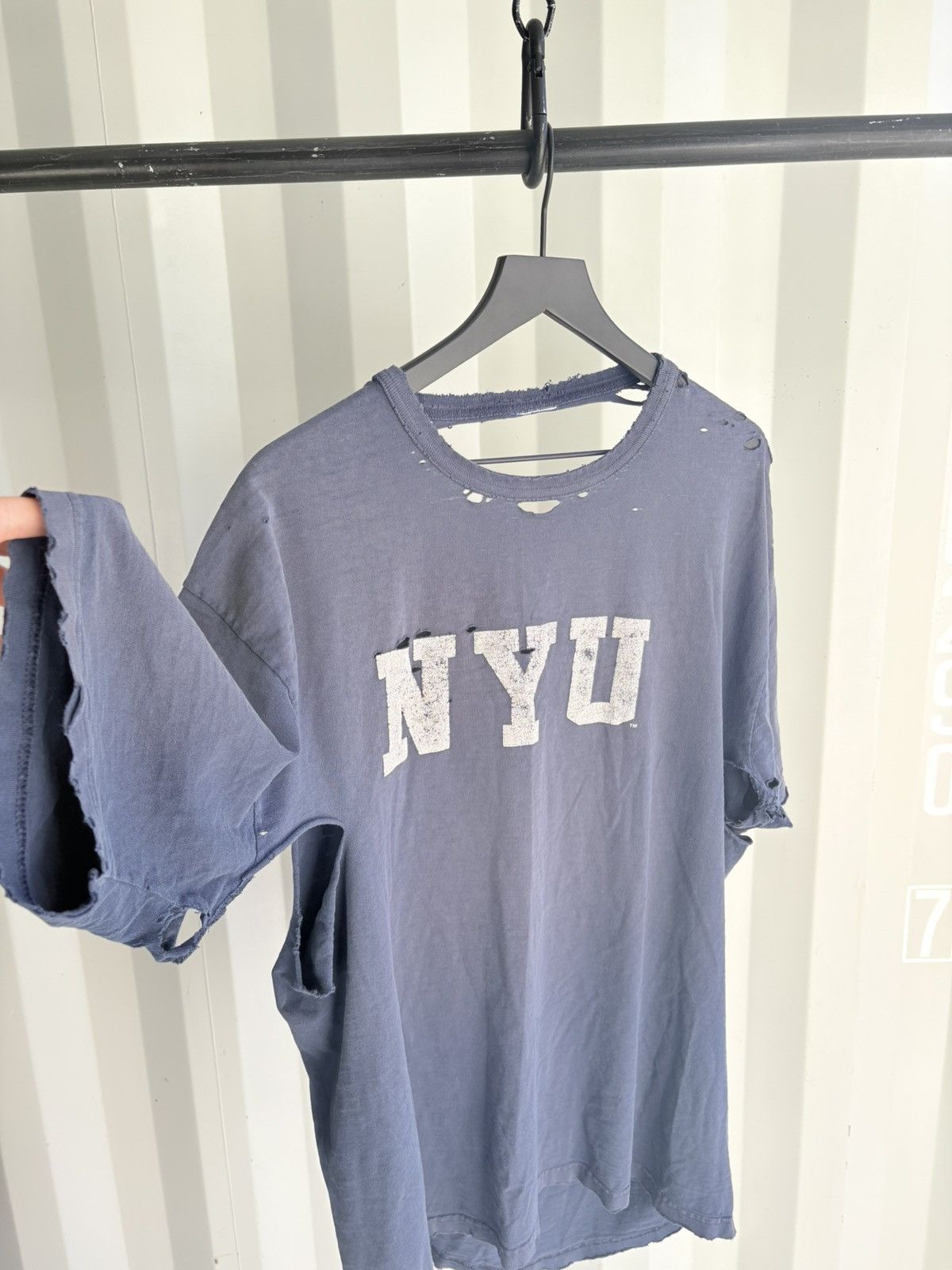 Vintage Vintage NYU Shirt Faded Distressed Thrashed Grunge Band Size US XXL / EU 58 / 5 - 2 Thumbnail
