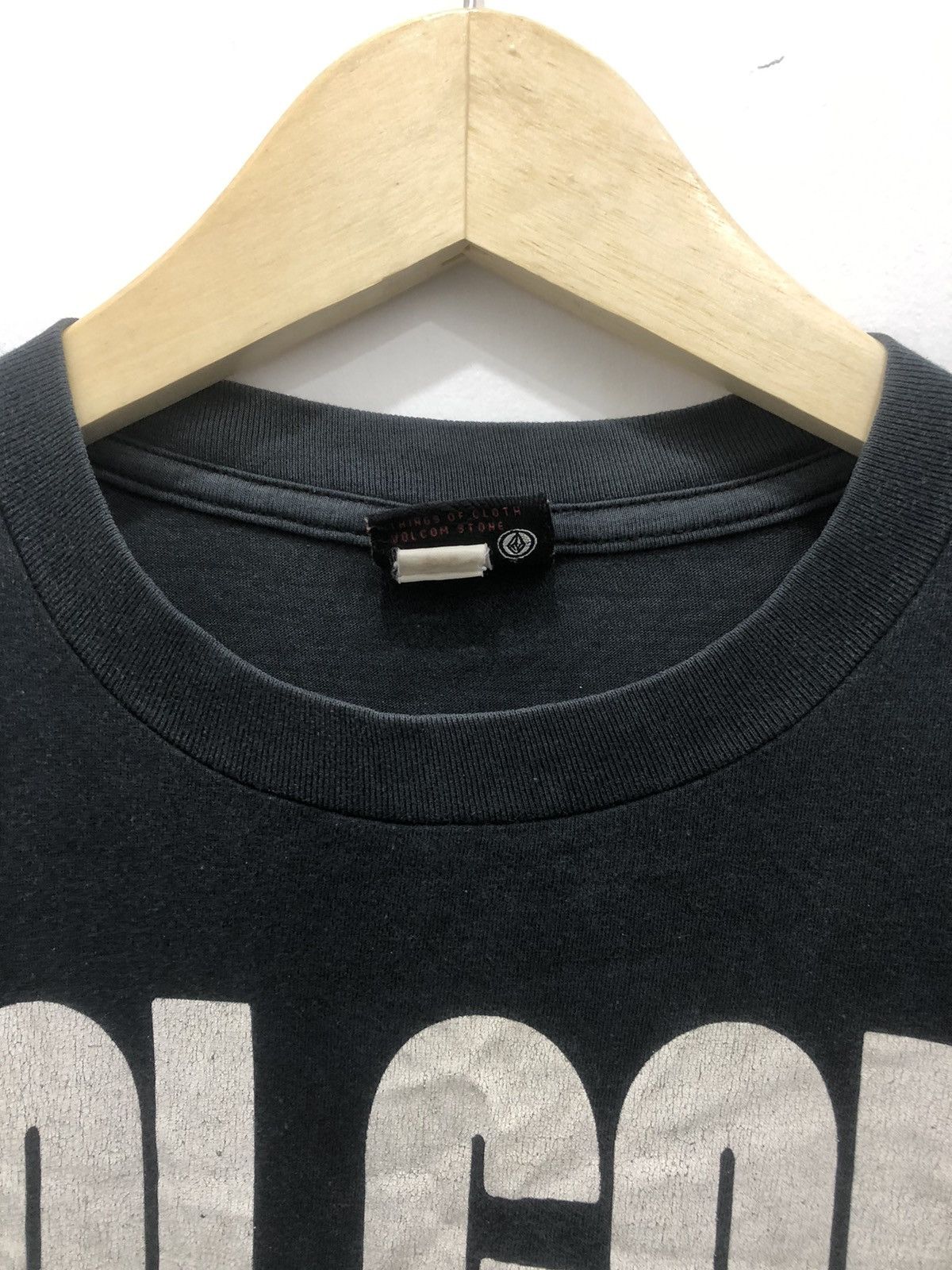 Vintage × Volcom Vintage 00s Volcom SkateBoarding Tshirt Tee Size US S / EU 44-46 / 1 - 5 Thumbnail