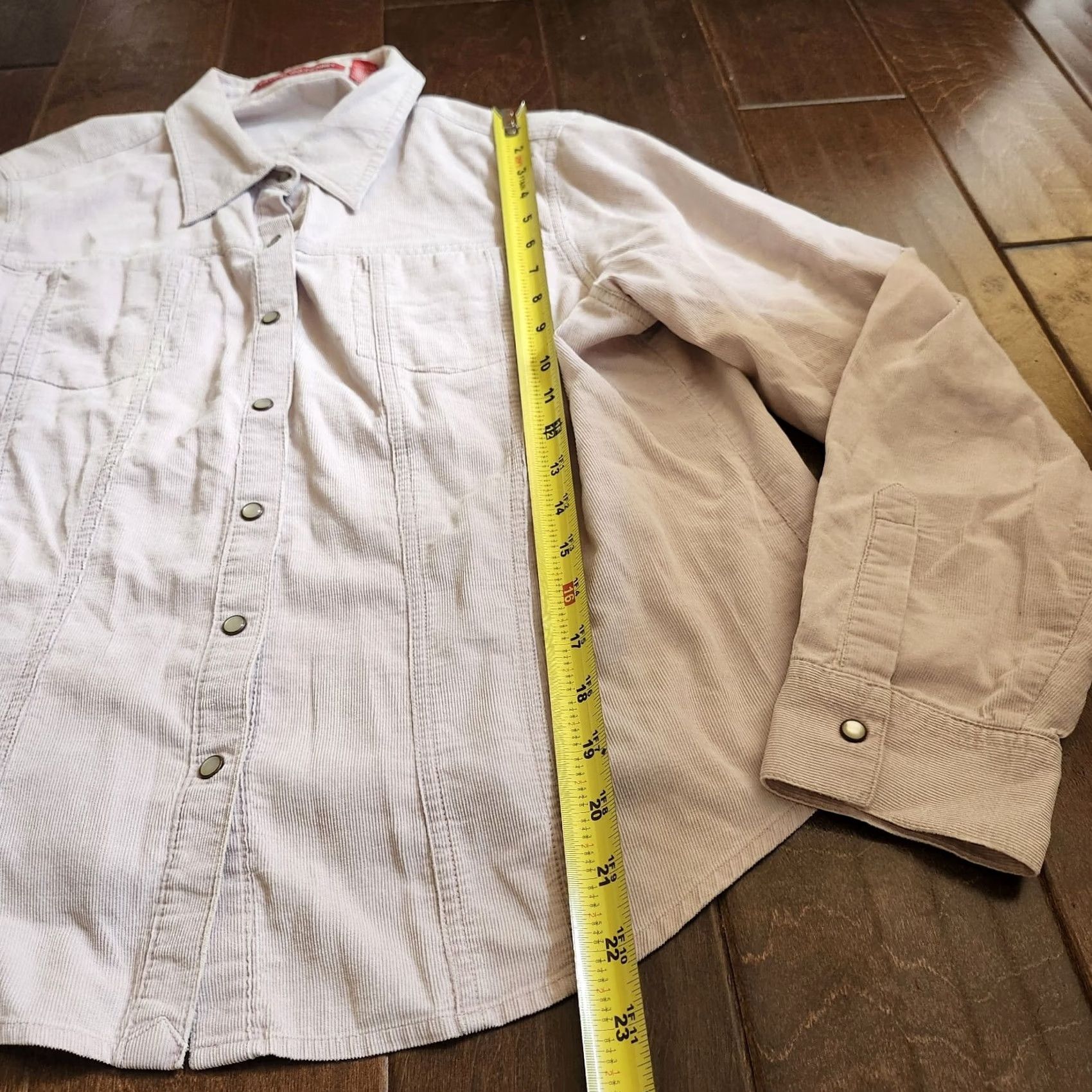 Gloria Vanderbilt Gloria Vanderbilt Button-Up Beige Pockets - Size L - Women - Long Sleeve - 100% Cotton - Regular Fit - Solid - Collared - Button Closure Size L / US 10 / IT 46 - 7 Thumbnail