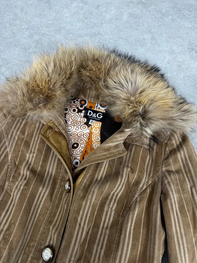 Dolce & Gabbana 2000s Dolce & Gabbana Fur Collar Beige Corduroy Long Jacket Size S / US 4 / IT 40 - 6 Thumbnail
