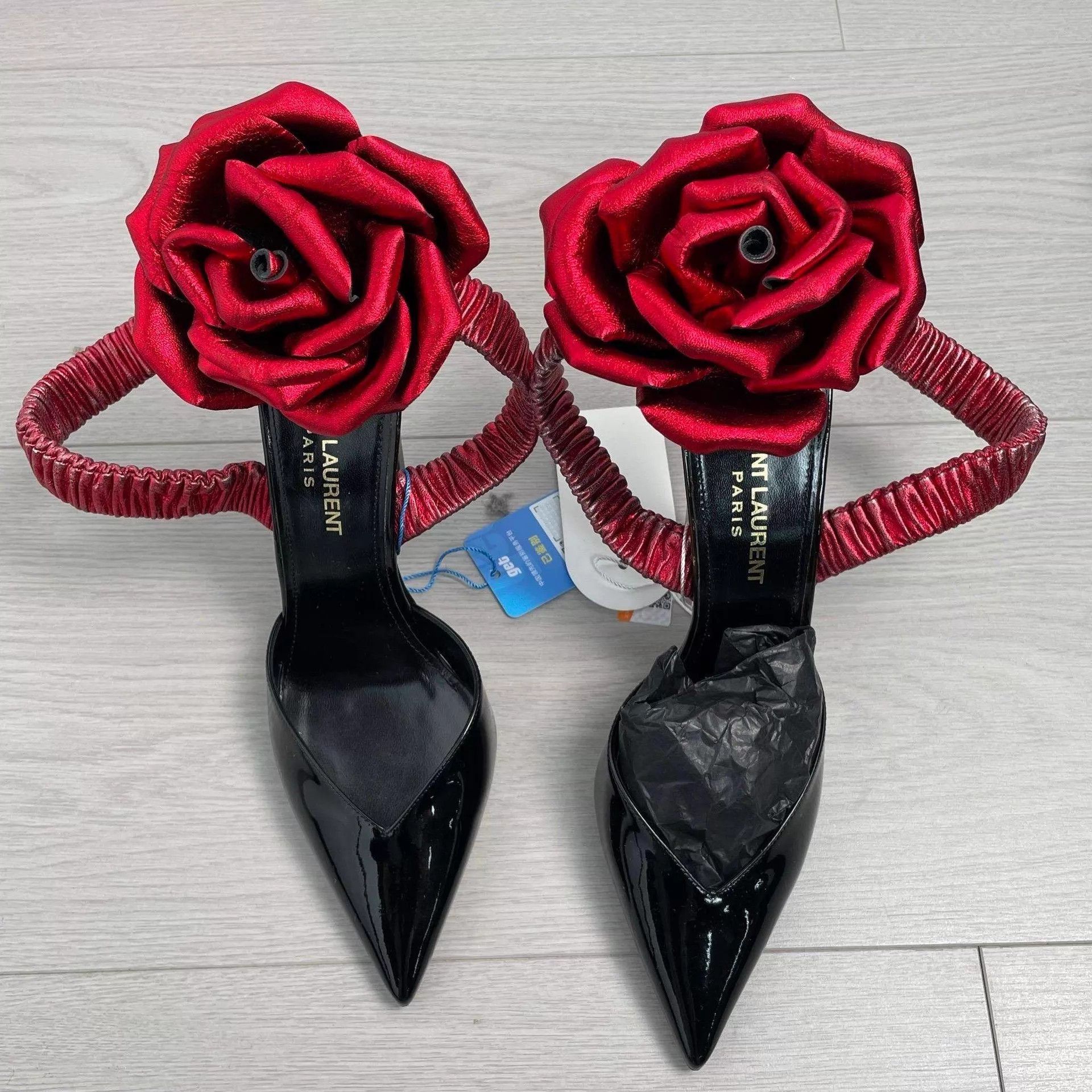 Yves Saint Laurent YSL Red Flower Patent Leather Pointed Toe Heels 36 Size US 5.5 / IT 35.5 - 2 Thumbnail