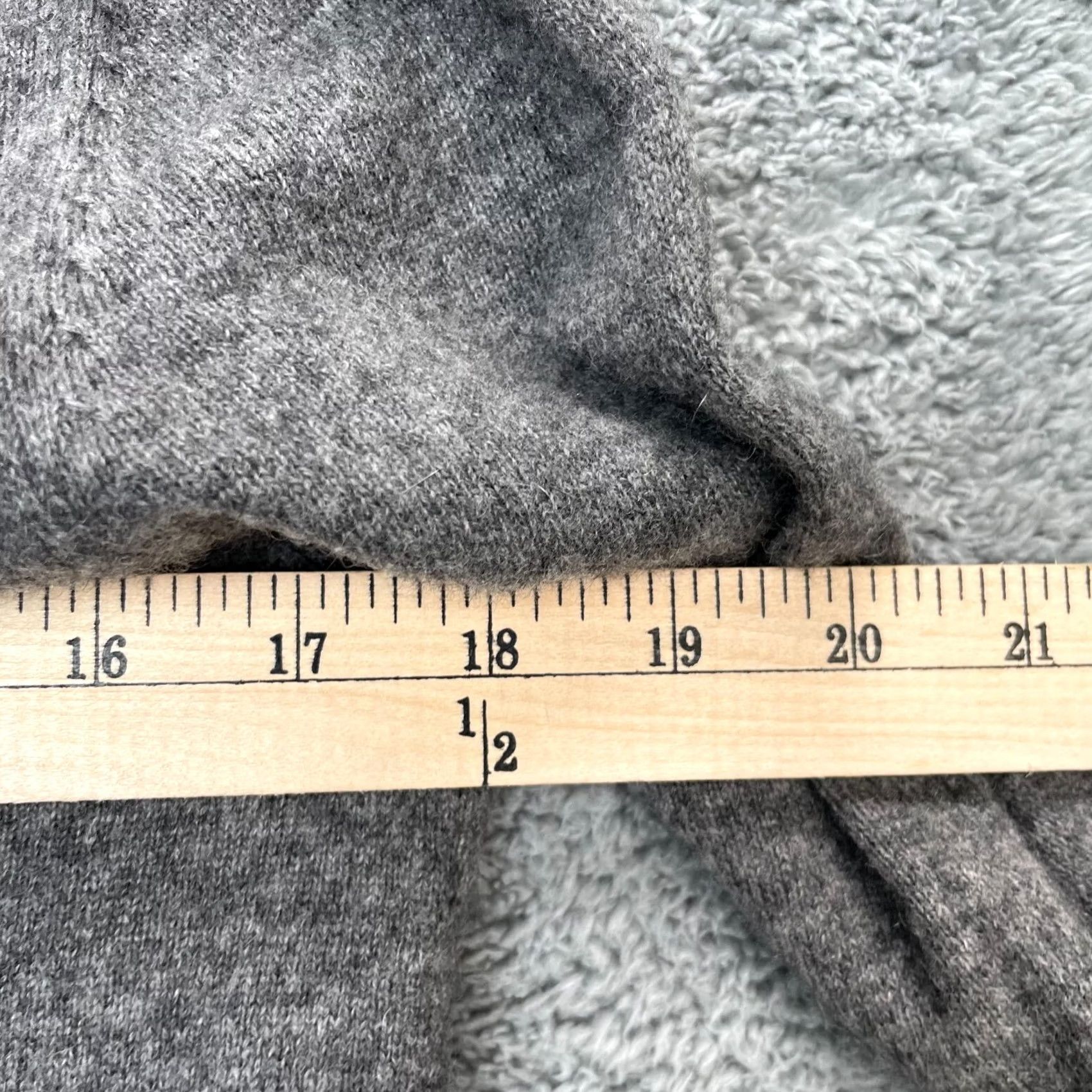 Acne Studios Acne Studios Sweater Womens Small Gray Cashmere V Neck Asymmetrical Silk Size S / US 4 / IT 40 - 8 Thumbnail