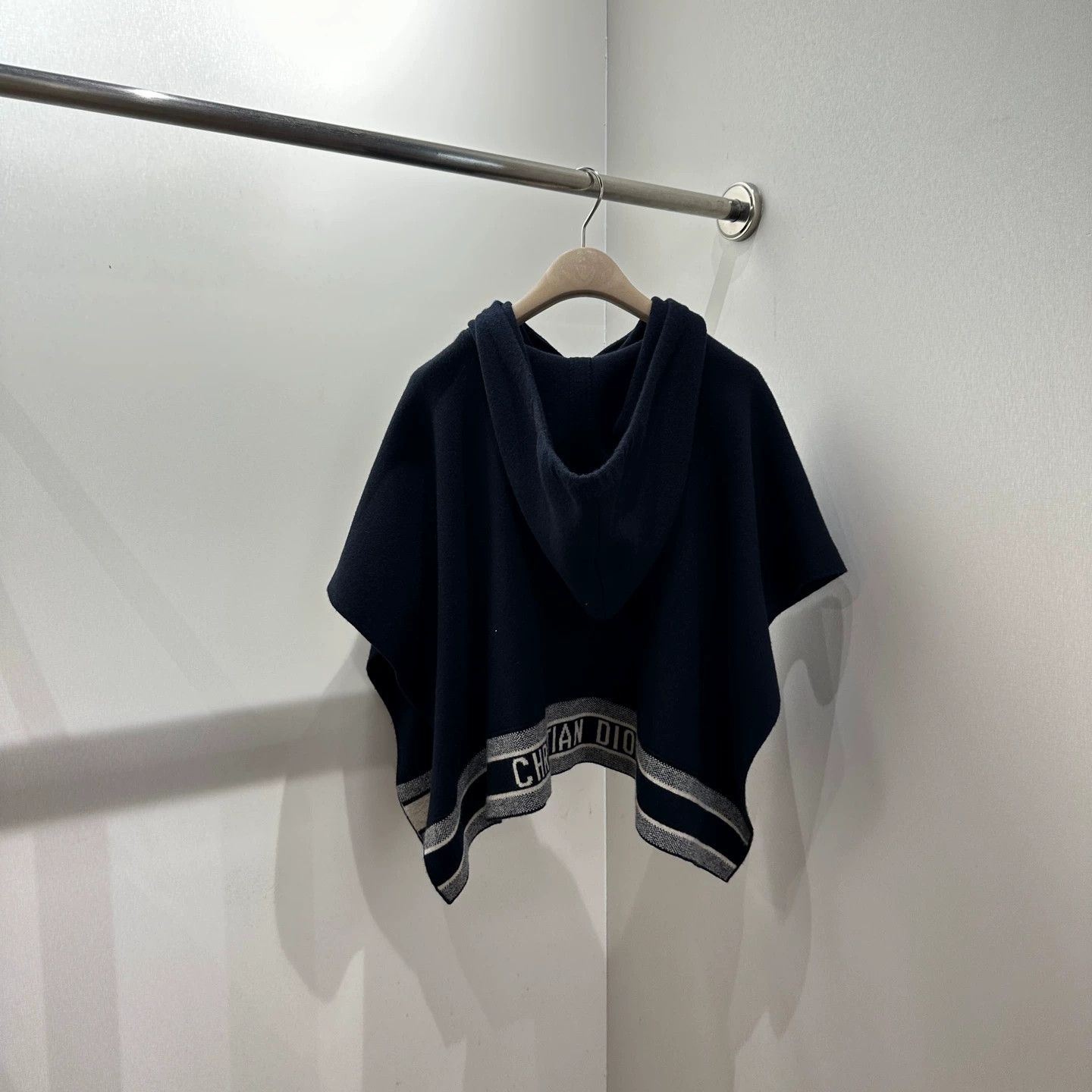 Christian Dior Monsieur Dior mar261 slogan letter cashmere cape S Size S / US 4 / IT 40 - 2 Thumbnail