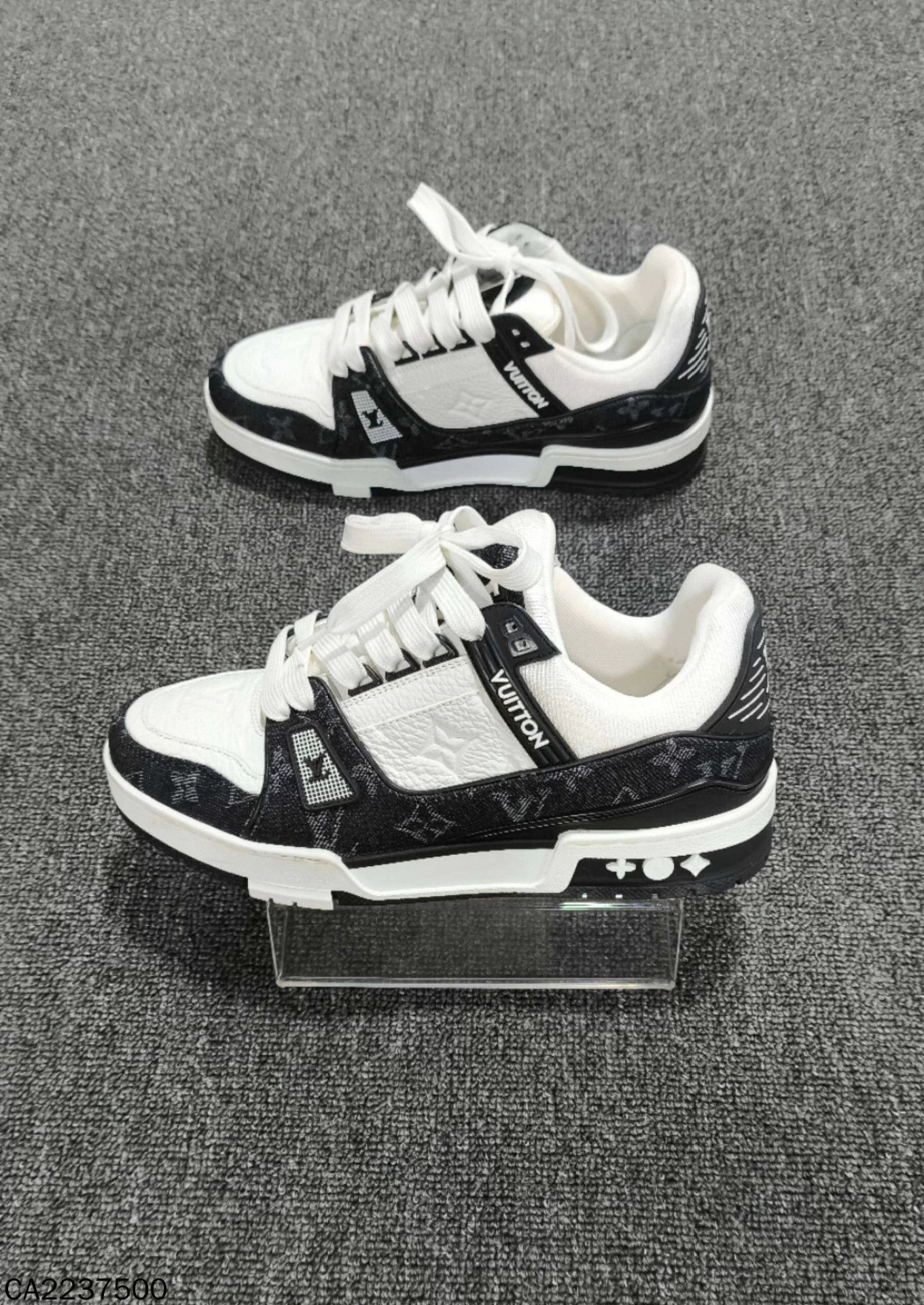 Louis Vuitton LV Black & White Monogram Trainer Women's 37 Size US 6 / IT 36 - 3 Thumbnail