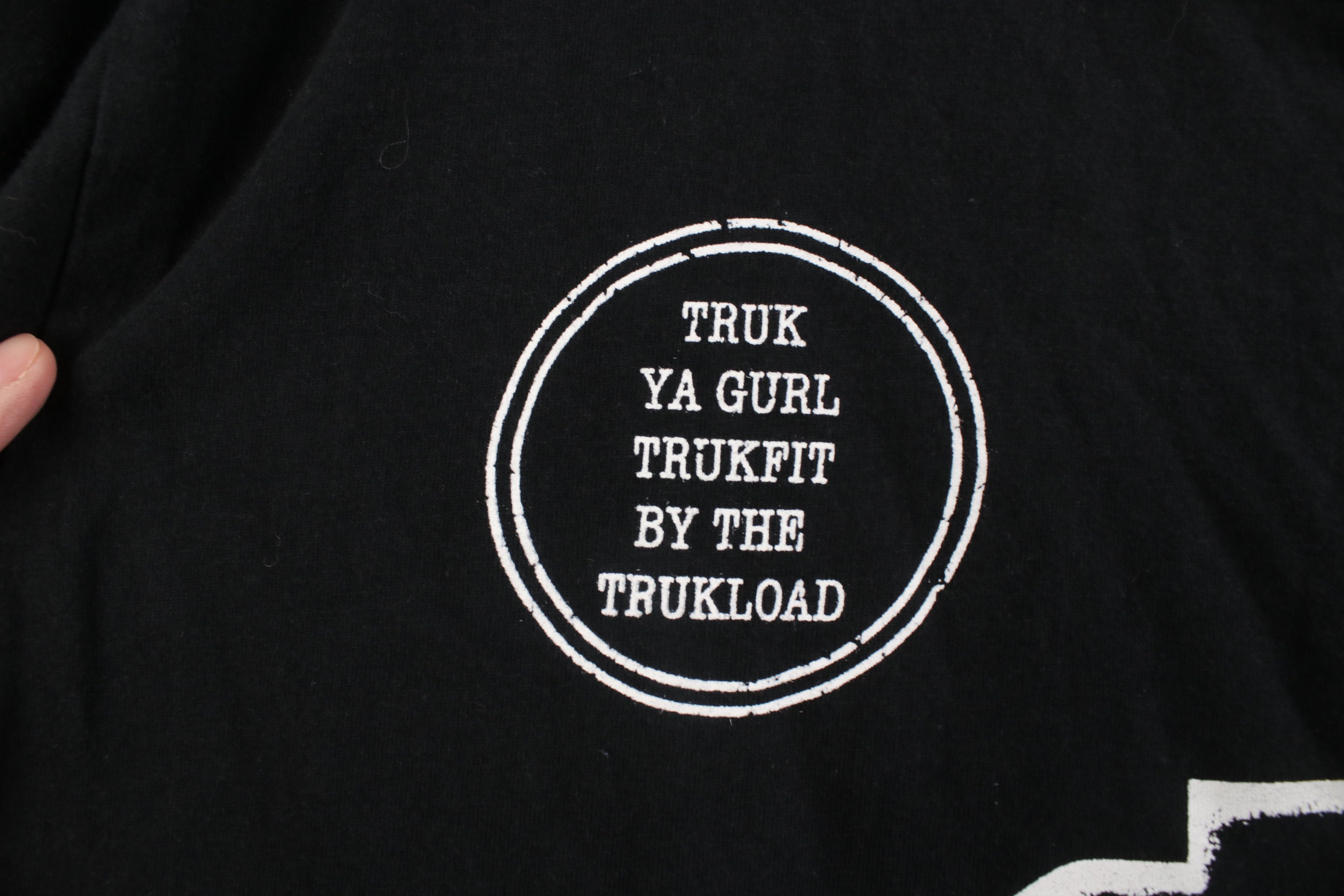 Vintage Vintage Y2K Trukfit Skateboarding Truk Ya Gurl T-Shirt Size US L / EU 52-54 / 3 - 8 Thumbnail