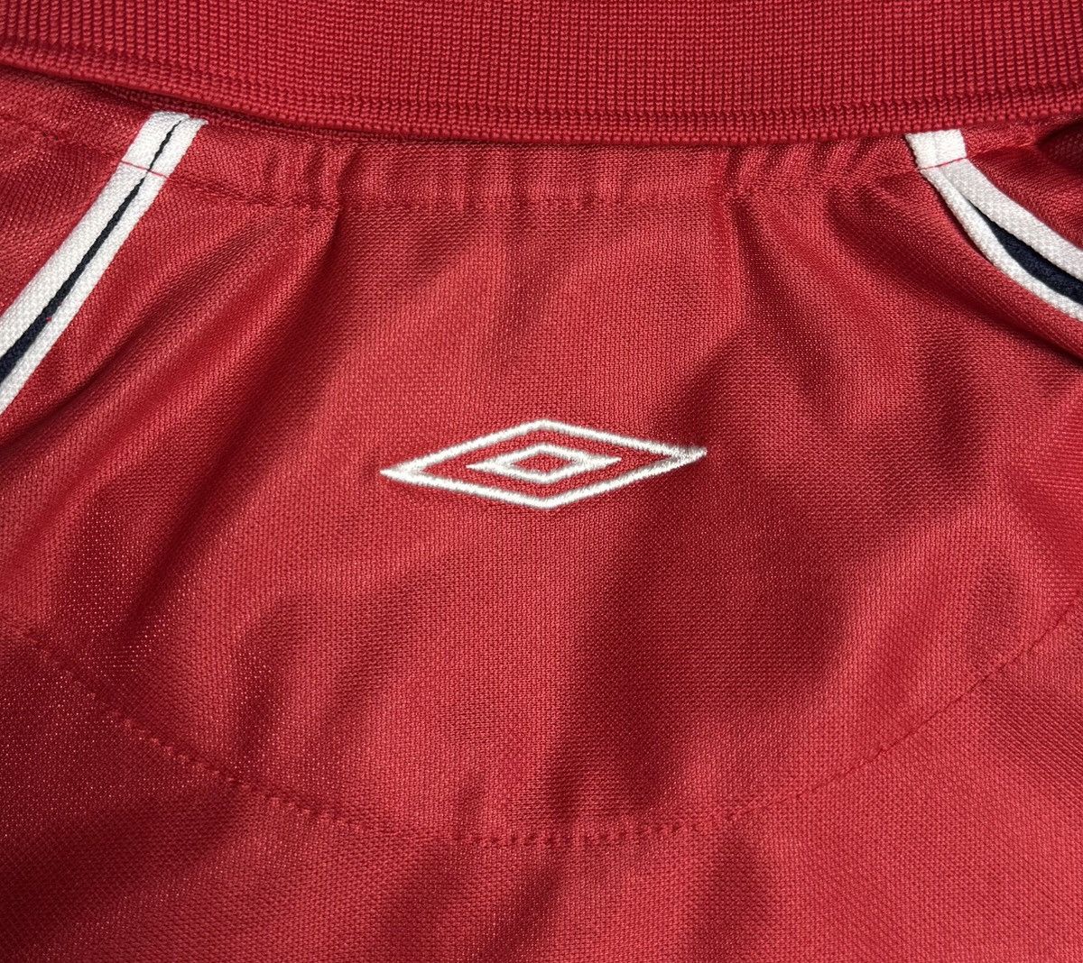 Umbro England 2000 2001 Training Shirt Soccer Jersey Umbro Vintage Size US L / EU 52-54 / 3 - 9 Thumbnail