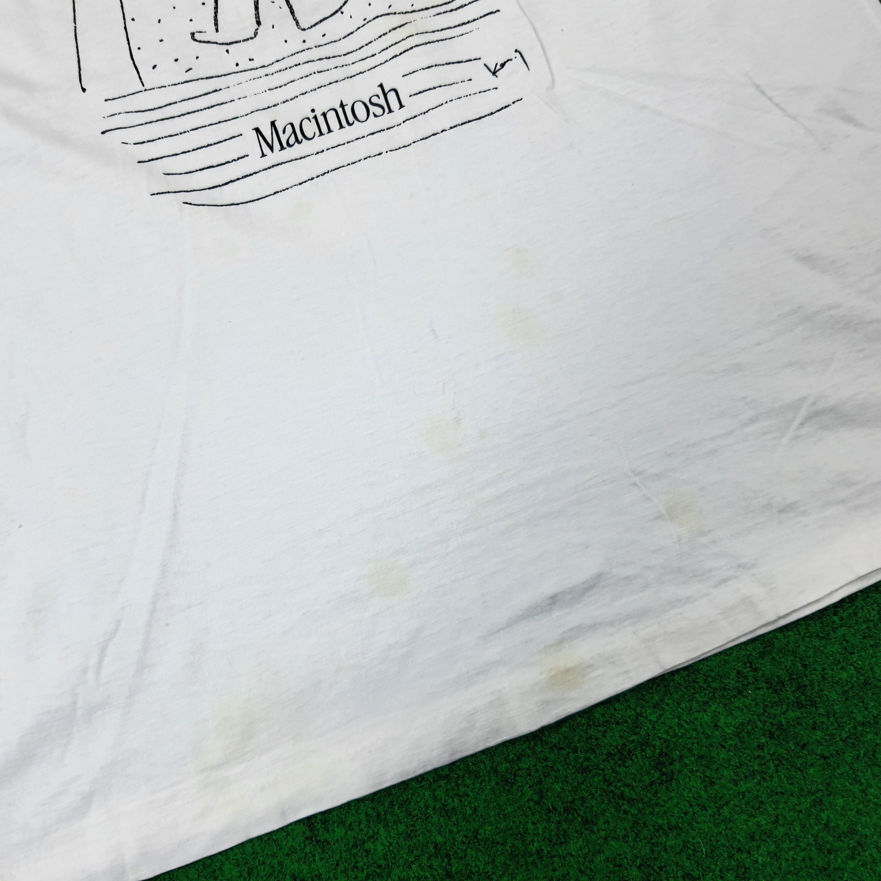 Apple Vintage Macintosh by Apple Product Tshirt C259N10 Size US M / EU 48-50 / 2 - 9 Thumbnail