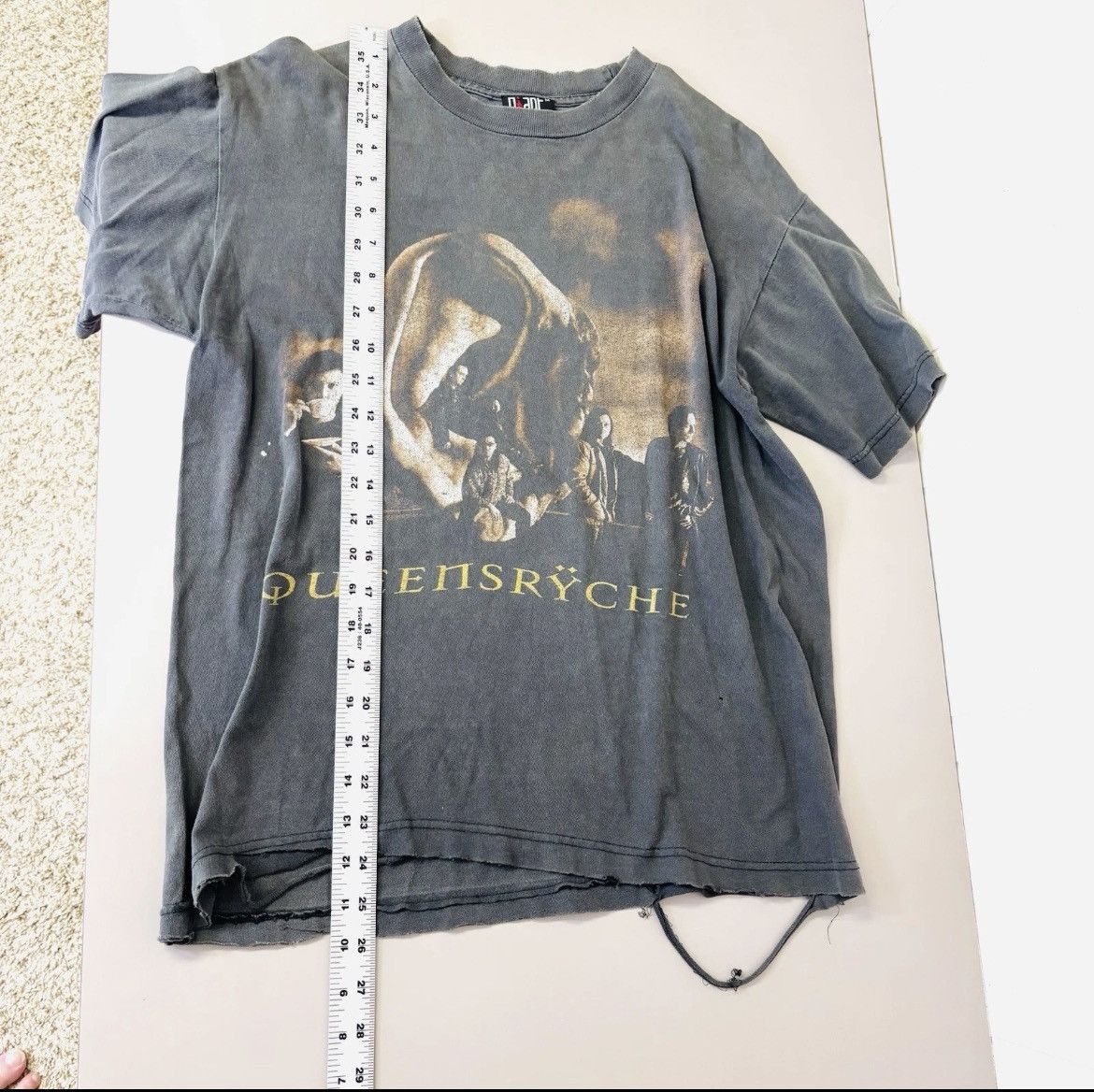 Vintage Vintage Faded Queensryche tee Size US M / EU 48-50 / 2 - 6 Thumbnail