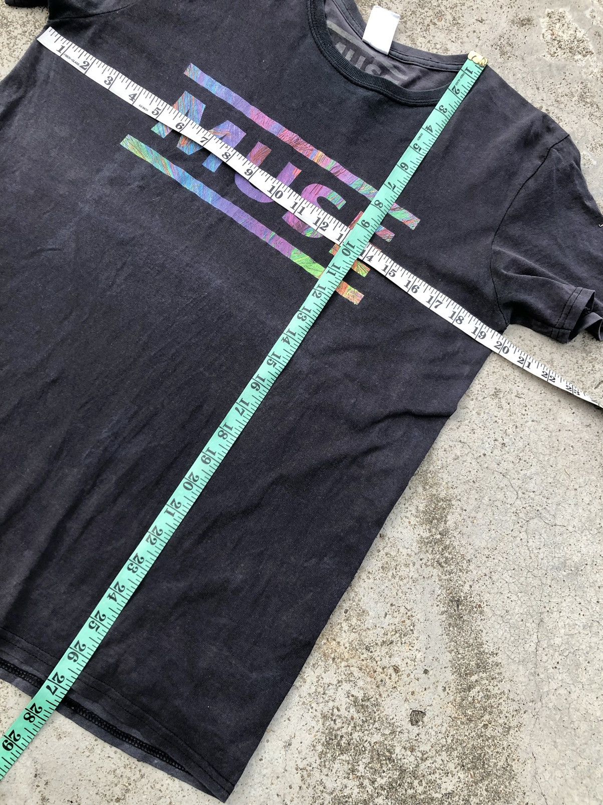 Band Tees MUSE AUSTRALIA TOUR 2013 SUNFADED TEE Size US M / EU 48-50 / 2 - 13 Thumbnail