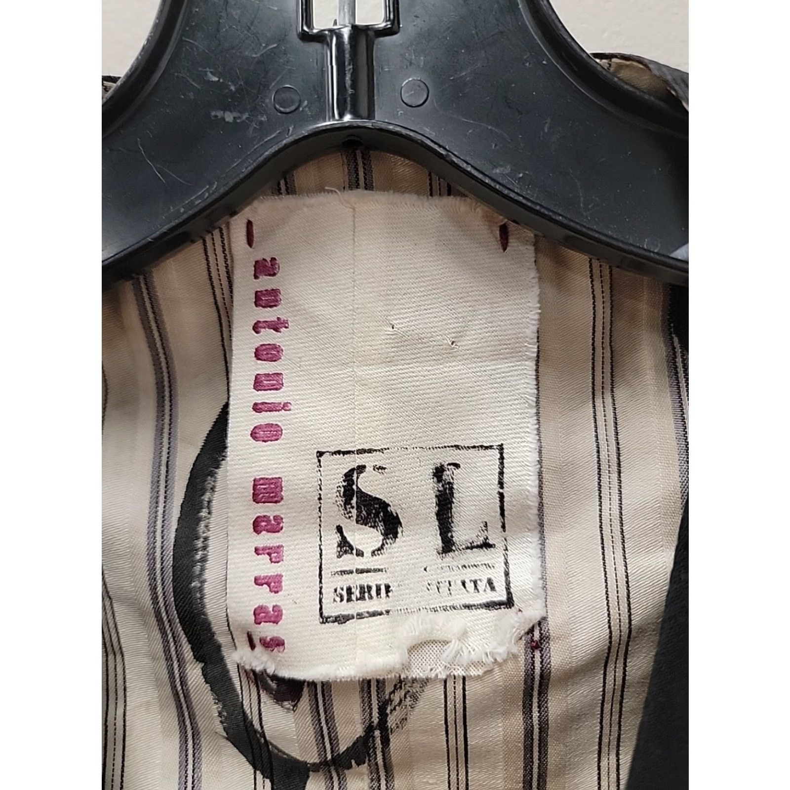 Vintage ANTONIO MARRAS Vest Mens 42 Black Sun Sequin Art N/A Chest 19.5 Length 21.5 Jun 2014 Vintage-style Size US XS / EU 42 / 0 - 3 Thumbnail