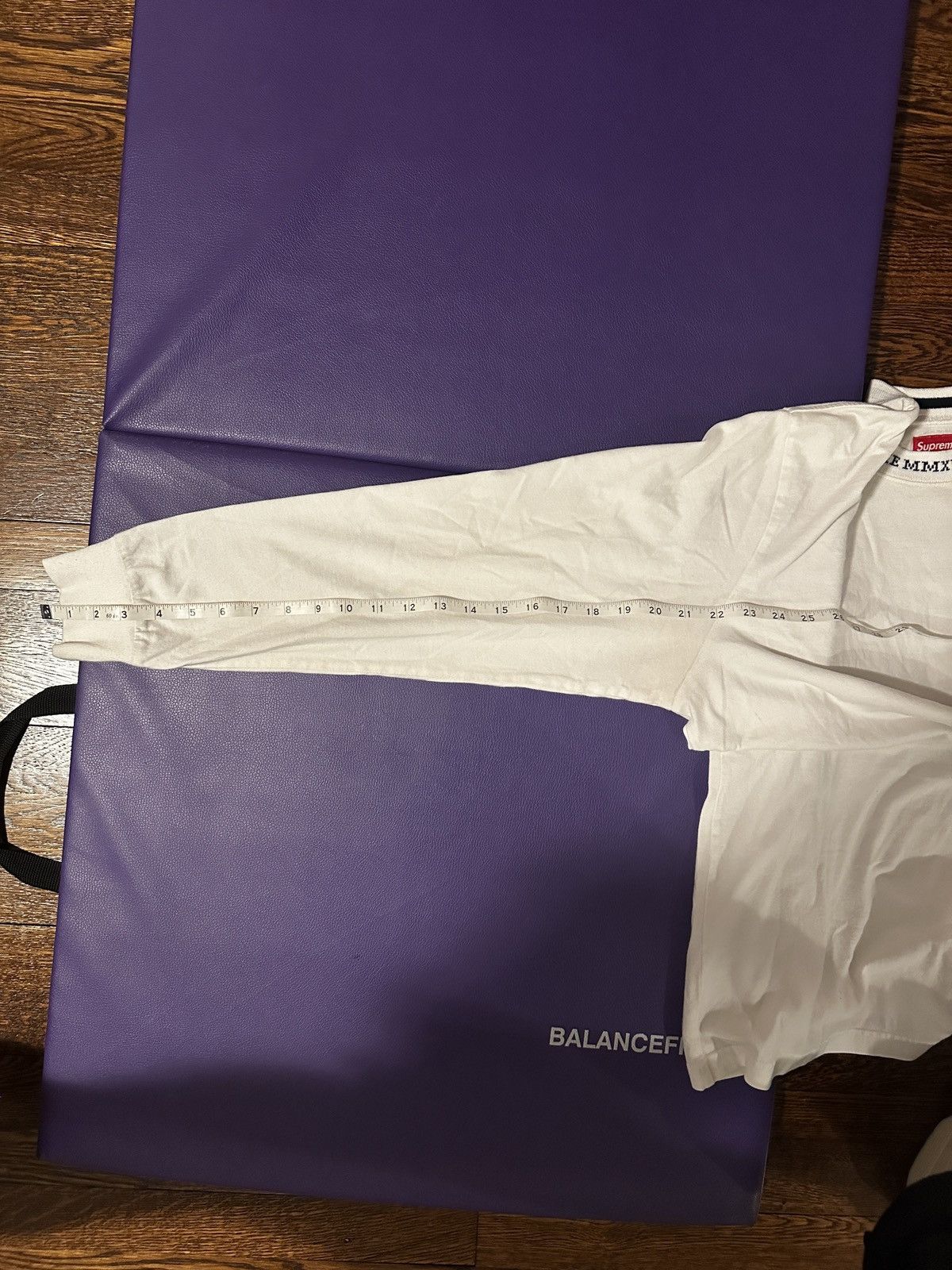 Supreme Supreme Old English Collar Logo Long-Sleeve Top 'White’ Size US M / EU 48-50 / 2 - 7 Thumbnail