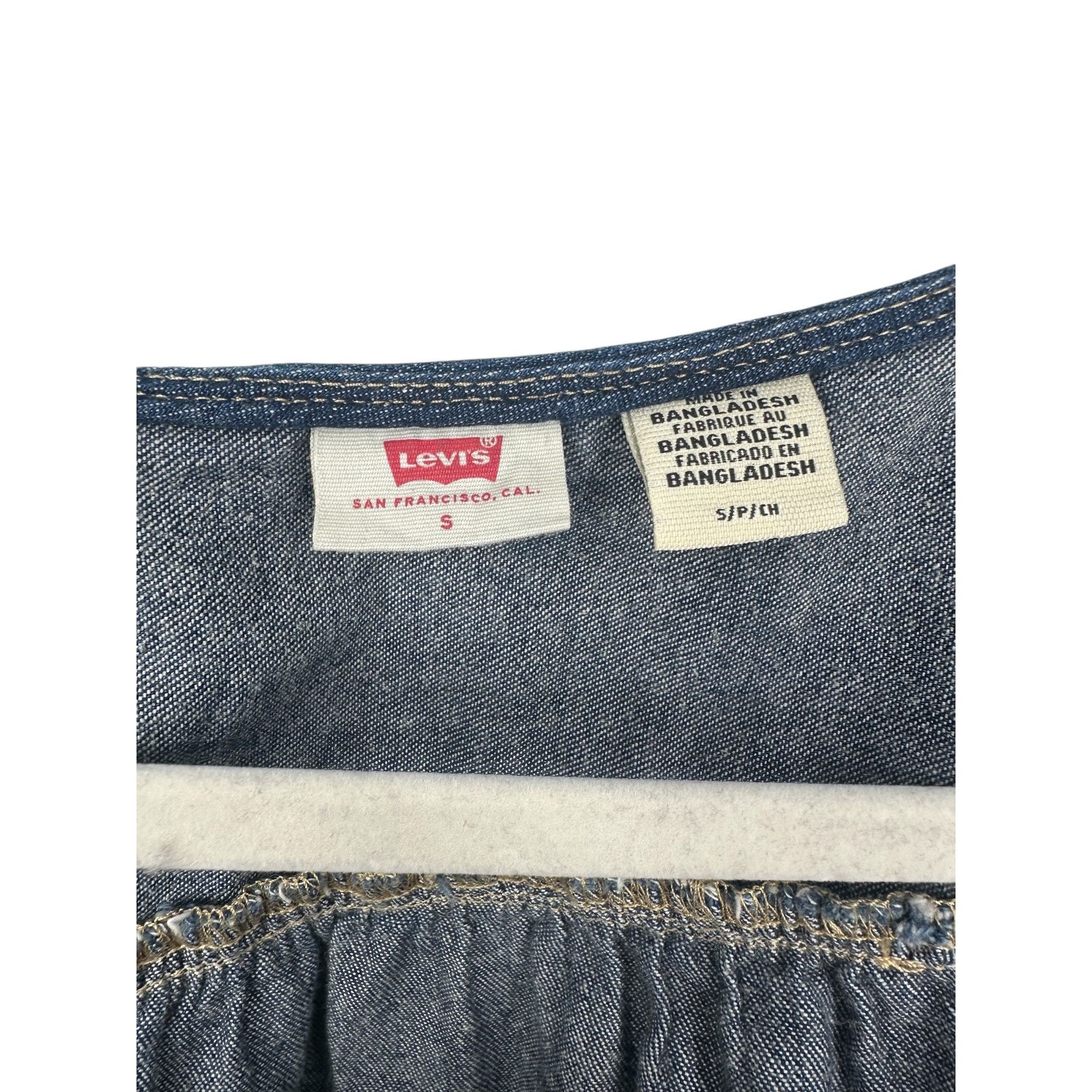 Levi's Levi’s Top - Dark Wash Denim Puff Sleeve Crop - Small Size S / US 4 / IT 40 - 6 Thumbnail