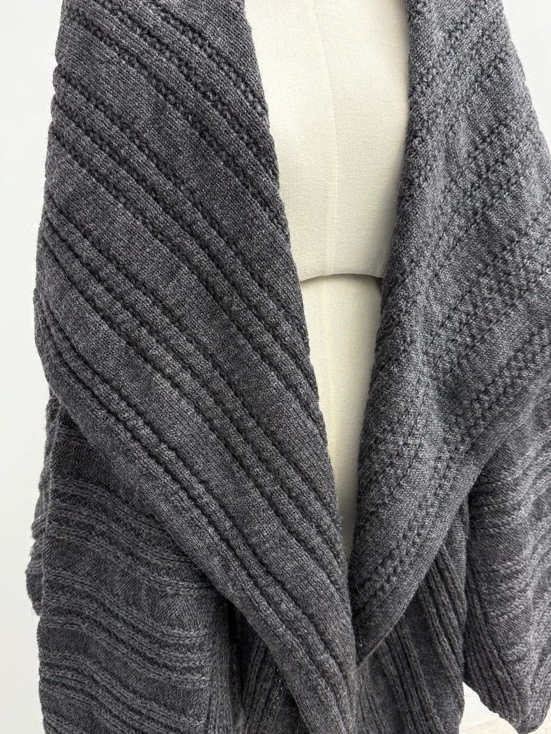 Issey Miyake Issey Miyake A loose-fitting bat-sleeve cardigan Size M / US 6-8 / IT 42-44 - 3 Thumbnail