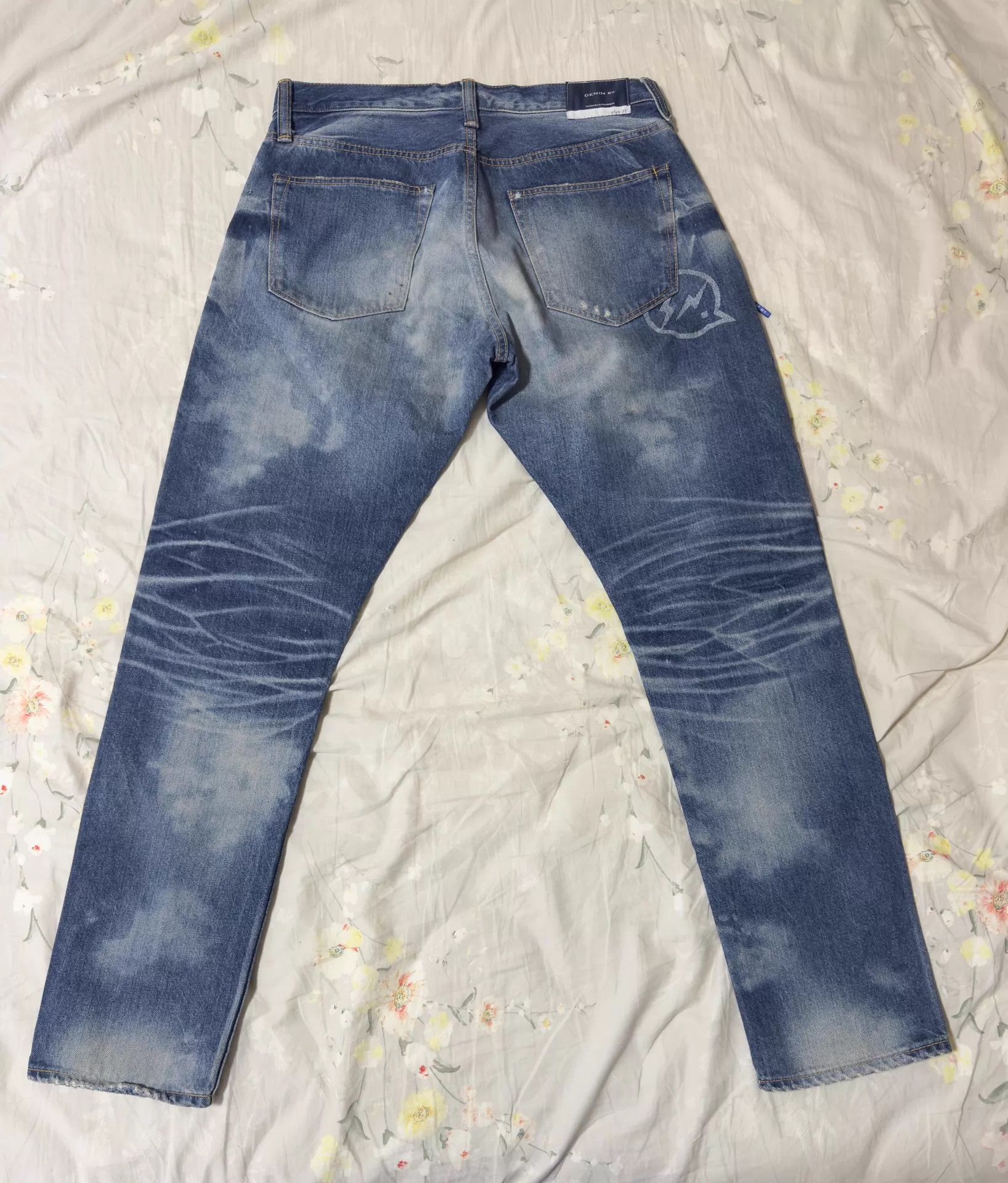 Vanquish Vanquish Tapered Blue Distressed Splatter Dye 32 Jean Size US 32 / EU 48 - 2 Thumbnail