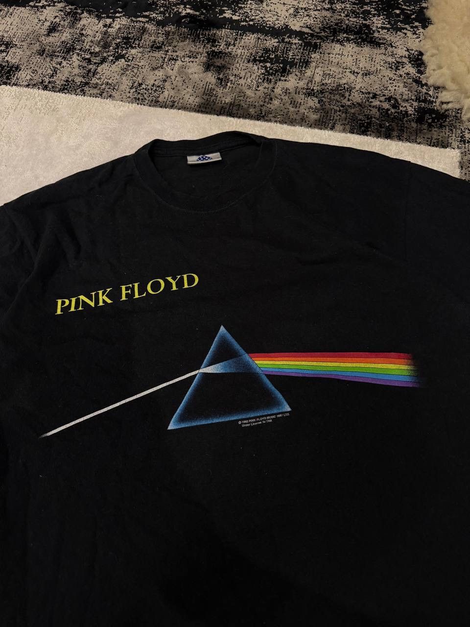 Band Tees PINK FLOYD 1992 Dark Side of the Moon Vintage Tee Size US L / EU 52-54 / 3 - 2 Thumbnail