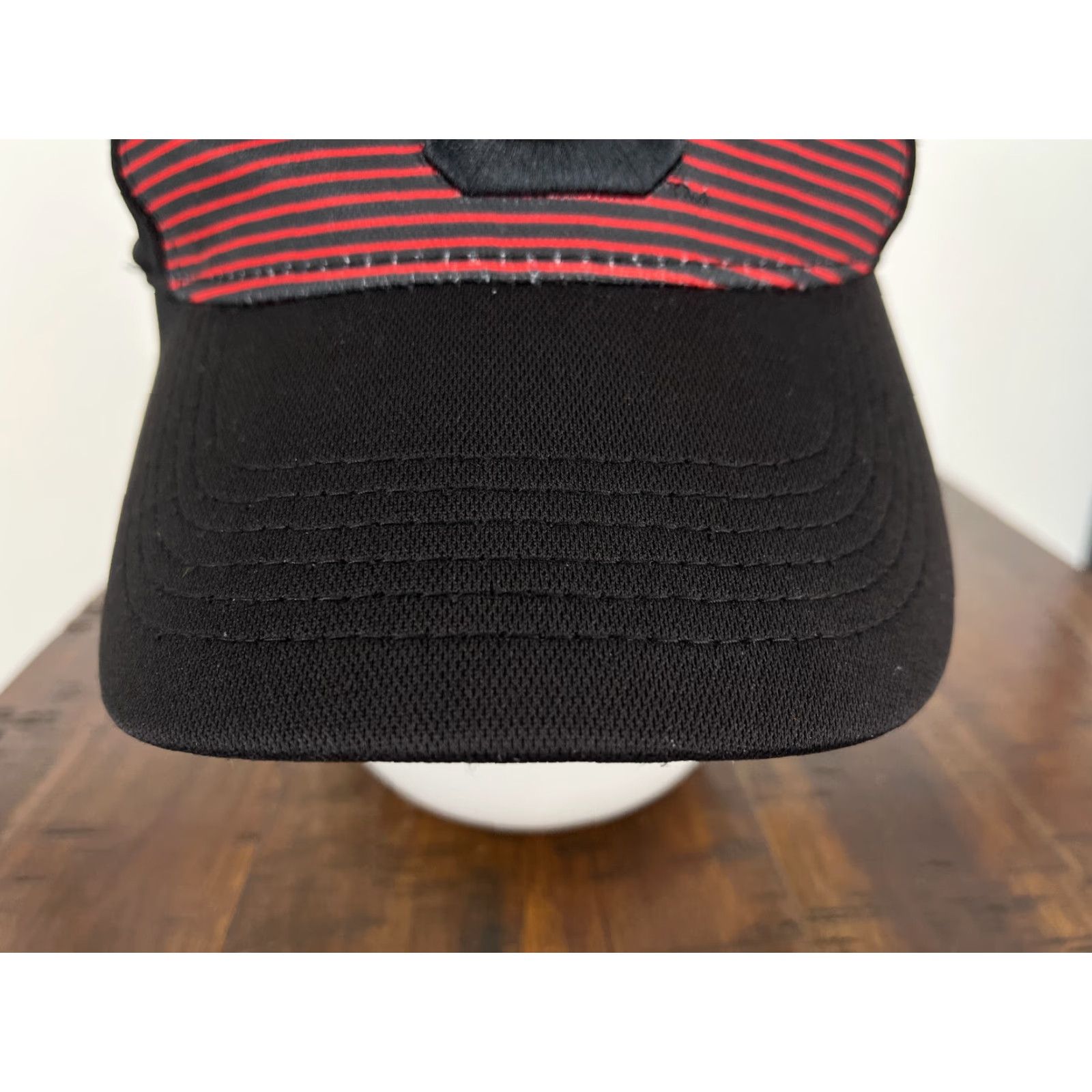 Vintage VINTAGE University of Utah Hat Cap Snap Back Adult Black Red Captivating Polyester H Size ONE SIZE - 3 Thumbnail