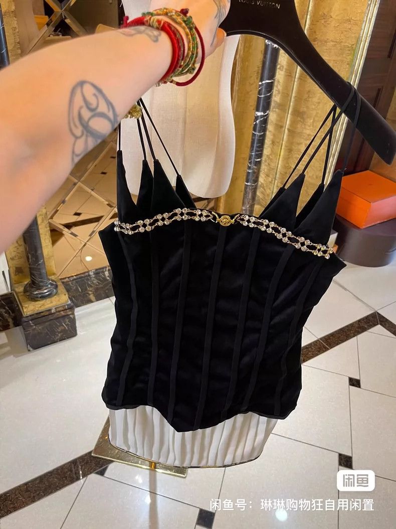 Versace Versace Soft herringbone court shaping heavy work slip dre Size M / US 6-8 / IT 42-44 - 1 Thumbnail