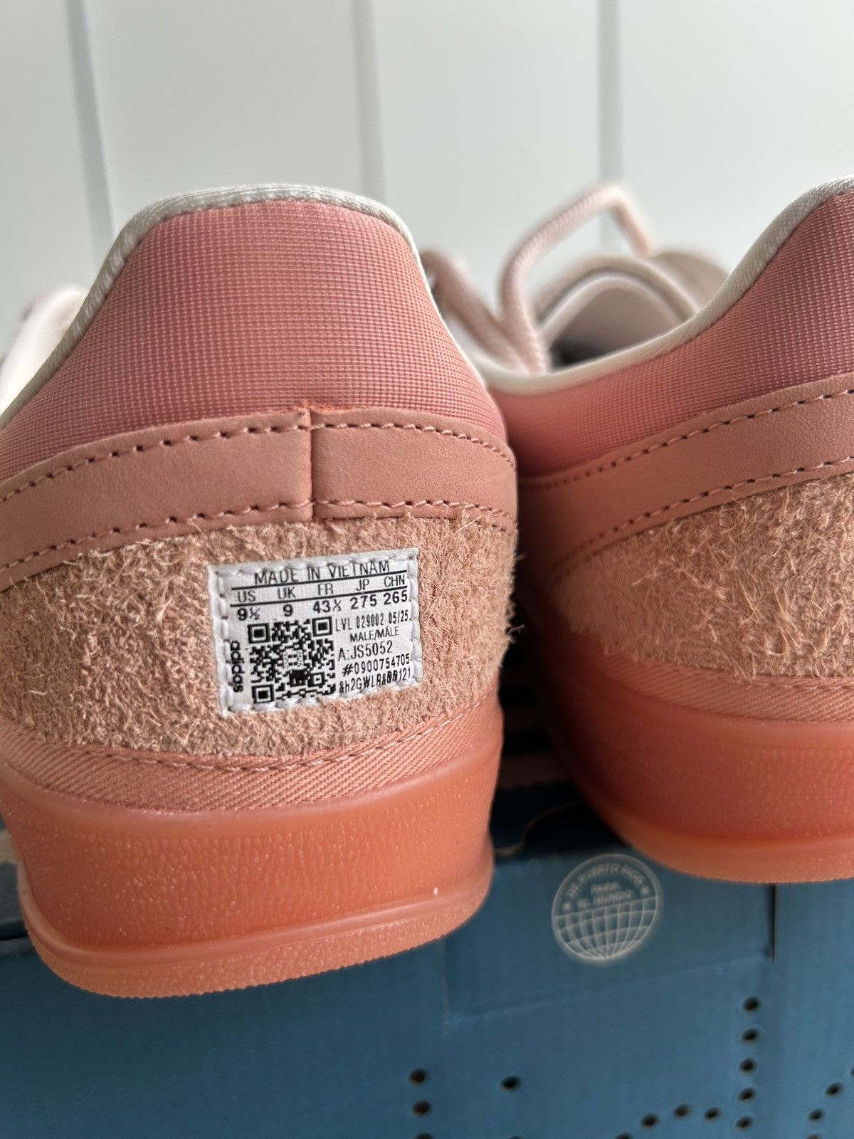 Adidas BAD BUNNY GAZELLE INDOOR Shoes Size US 9.5 / EU 42-43 - 4 Thumbnail