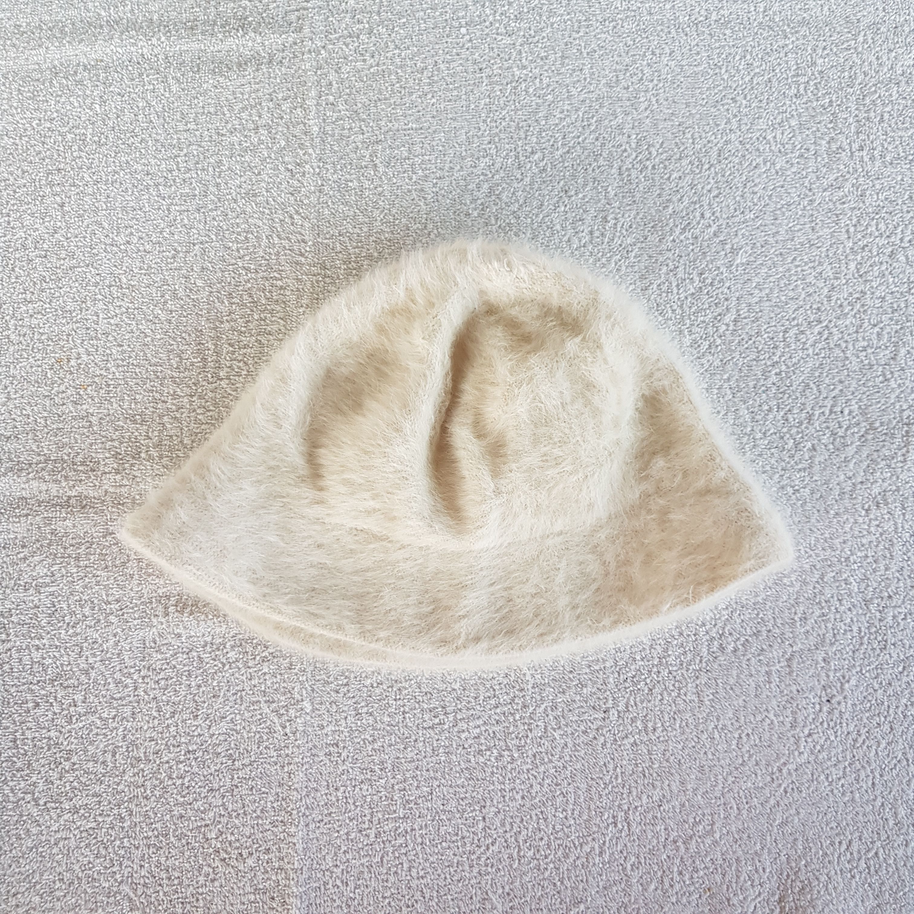 Japanese Brand Japanese Beanie Acrylic Snow Caps Faux Fur Bucket Hats Size ONE SIZE - 5 Thumbnail