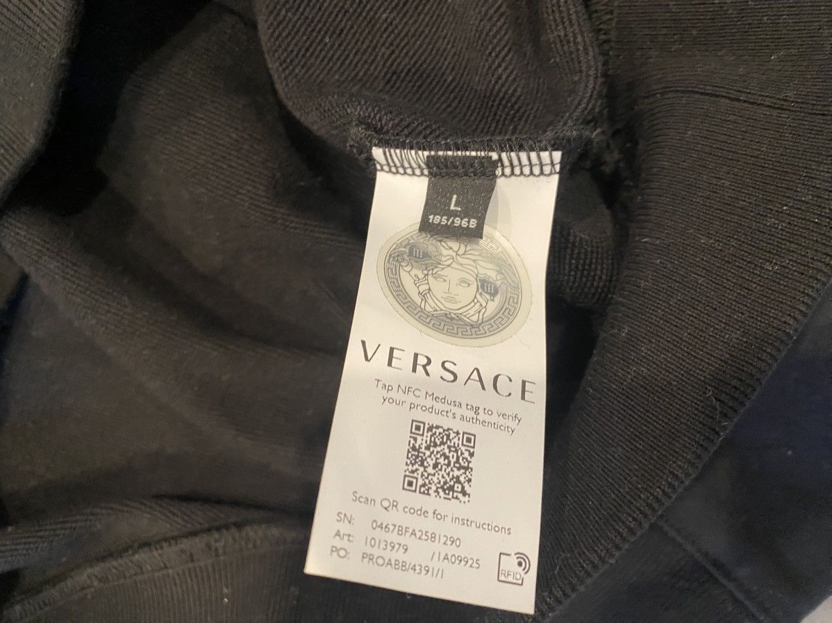 Versace Versace sequence embroidery hoodie Size US L / EU 52-54 / 3 - 10 Thumbnail