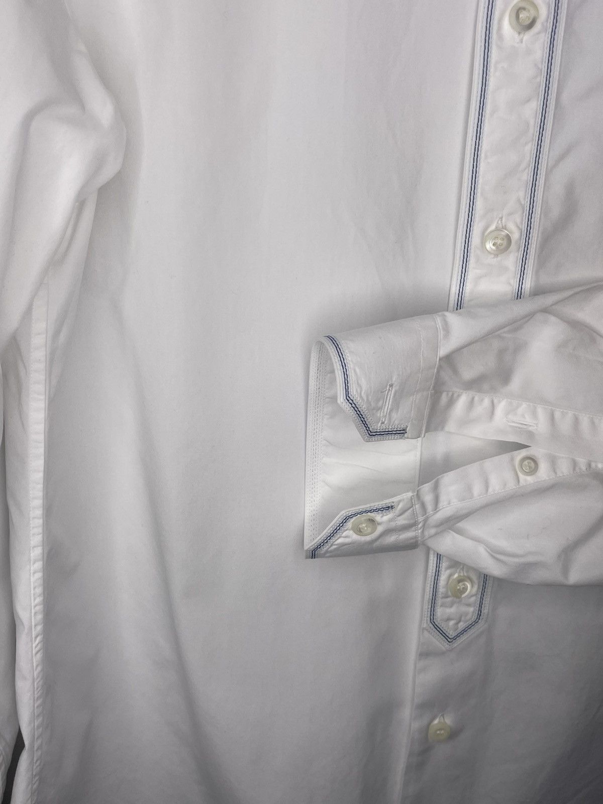 Prada Prada white shirt with contrast stitching. Size 39 /15-1/2 Size US M / EU 48-50 / 2 - 4 Thumbnail