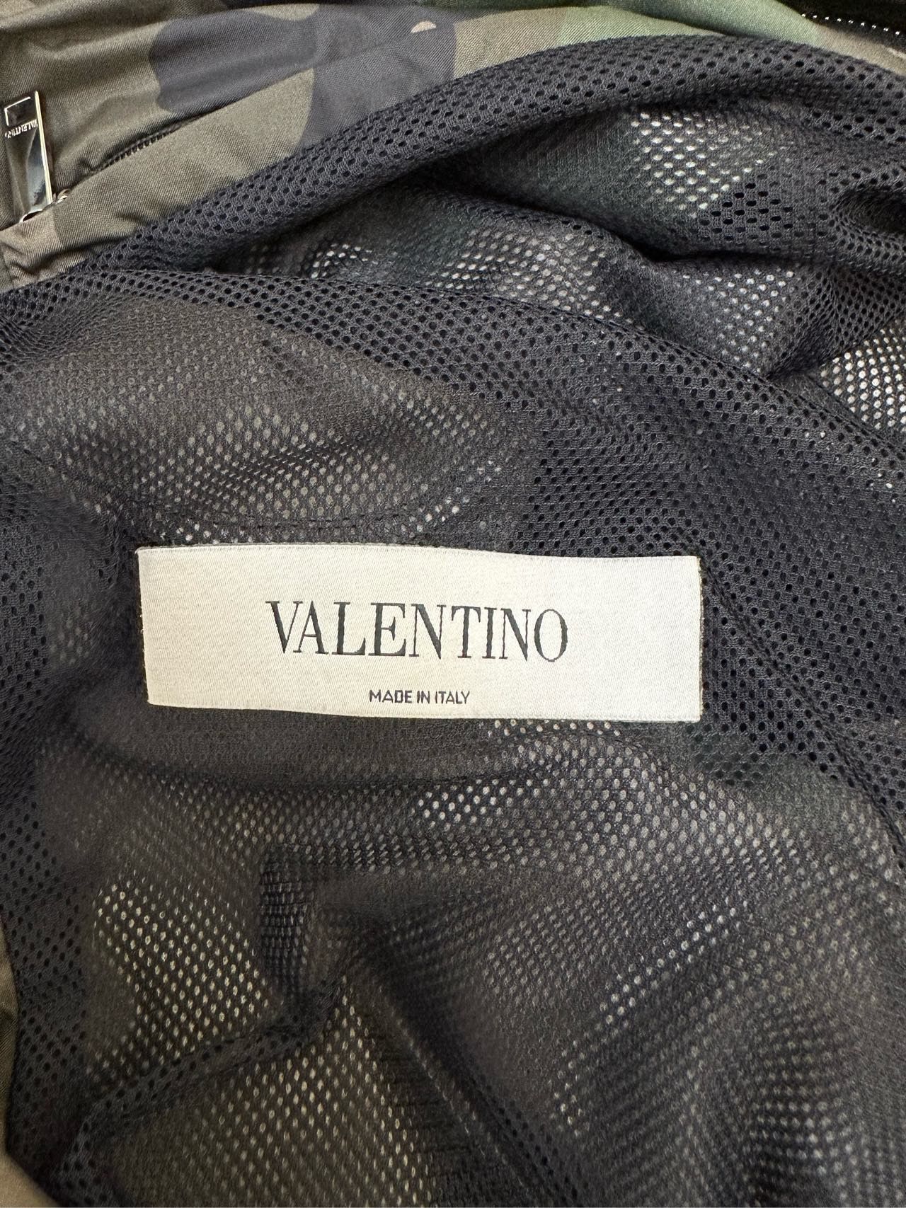 Valentino Valentino camouflage army logo prints wind breaker jacket Size US S / EU 44-46 / 1 - 6 Thumbnail