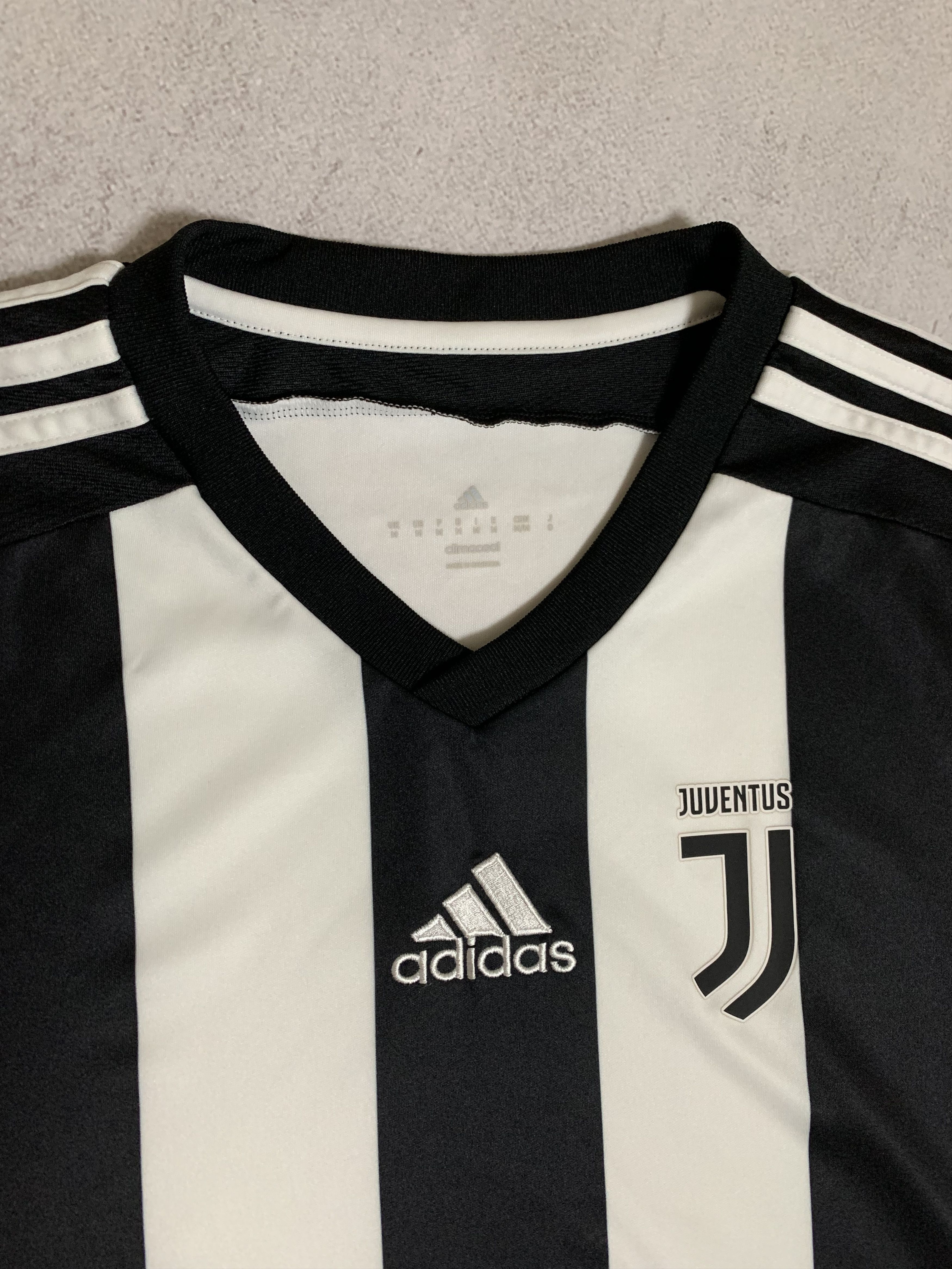 Adidas × Vintage Adidas Juventus Jersey T Shirt 2016 Blockcore Y2K Size US M / EU 48-50 / 2 - 3 Thumbnail