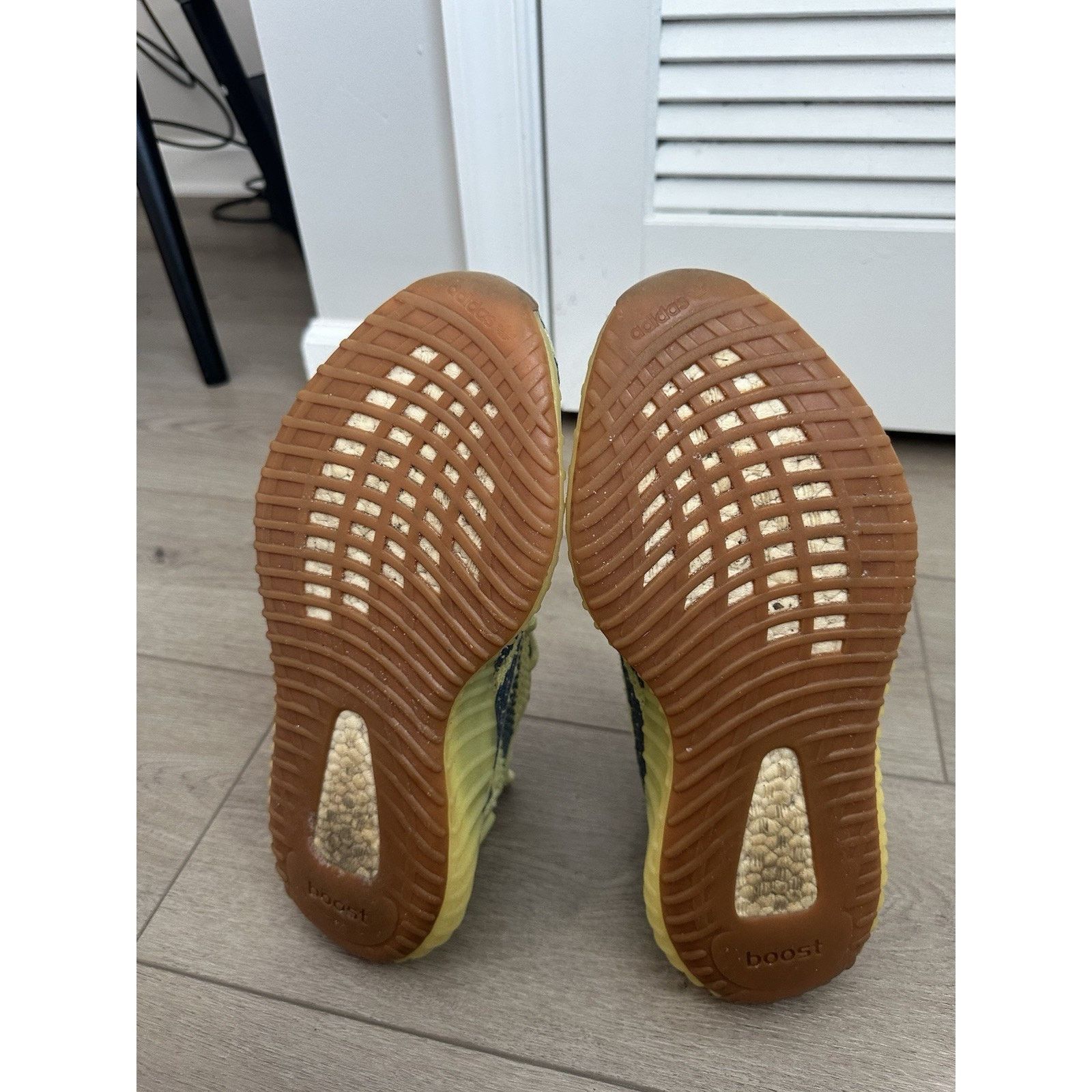 Adidas Adidas Yeezy 350 v2 frozen yellow sz 9 men’s sneakers Size US 9 / EU 42 - 5 Thumbnail