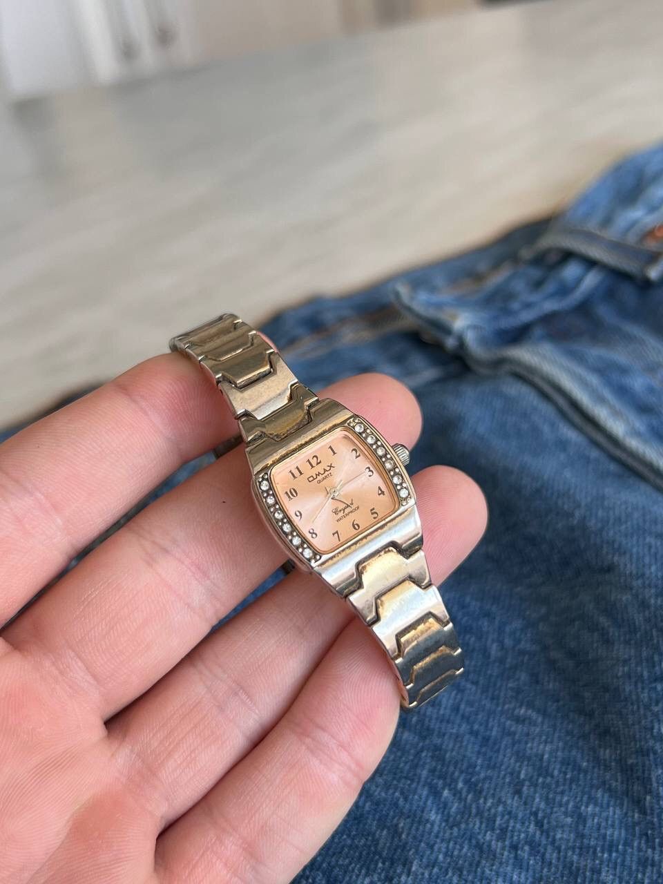 Japanese Brand × Vintage Vintage Pink Logo Japanese style futuristic Watch Size ONE SIZE - 2 Thumbnail