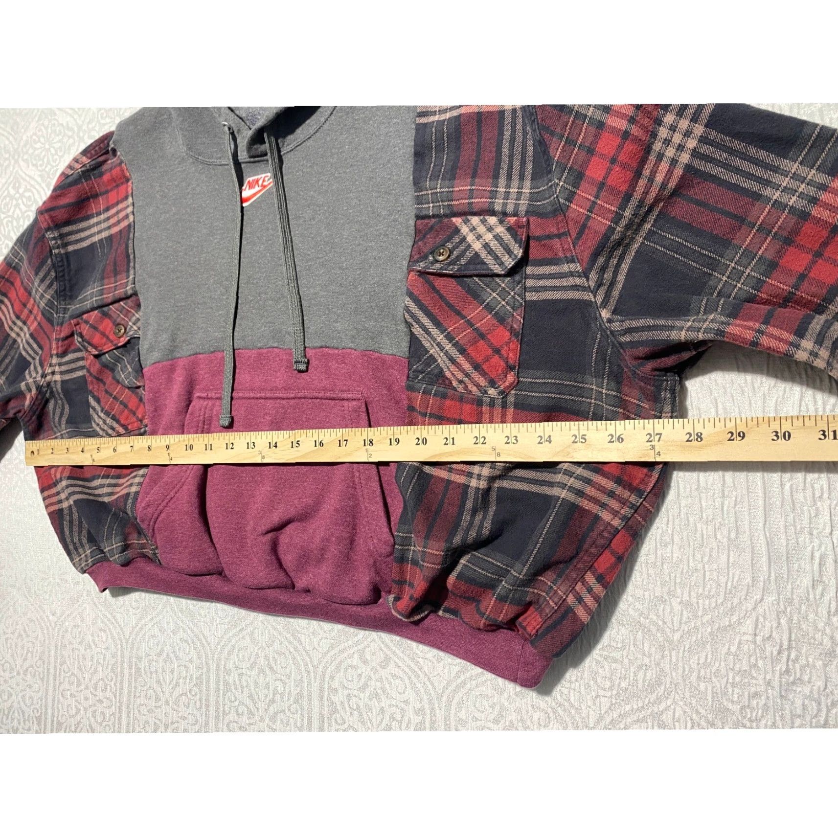 Fruit Of The Loom VINTAGE Nike Patch Reworked Cropped Hoodie Plaid Flannel Hybrid Grey Red S Hip Women? Size S / US 4 / IT 40 - 6 Thumbnail