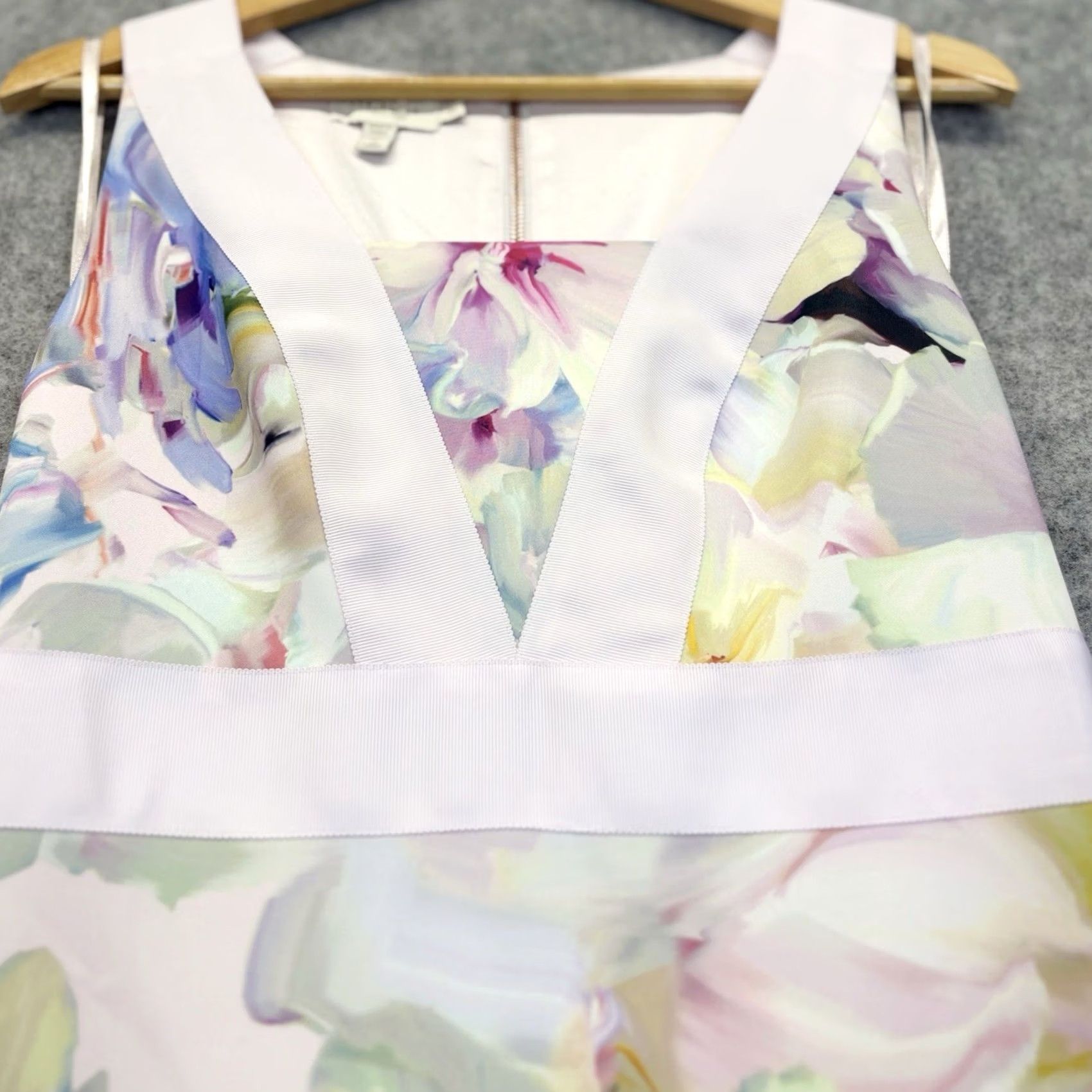 Ted Baker Ted Baker Bodycon Dress UK10 Arienne Hanging Gardens Floral Wedding Pale Pink Multi Sleeveless Kn Functions Size L / US 10 / IT 46 - 4 Thumbnail