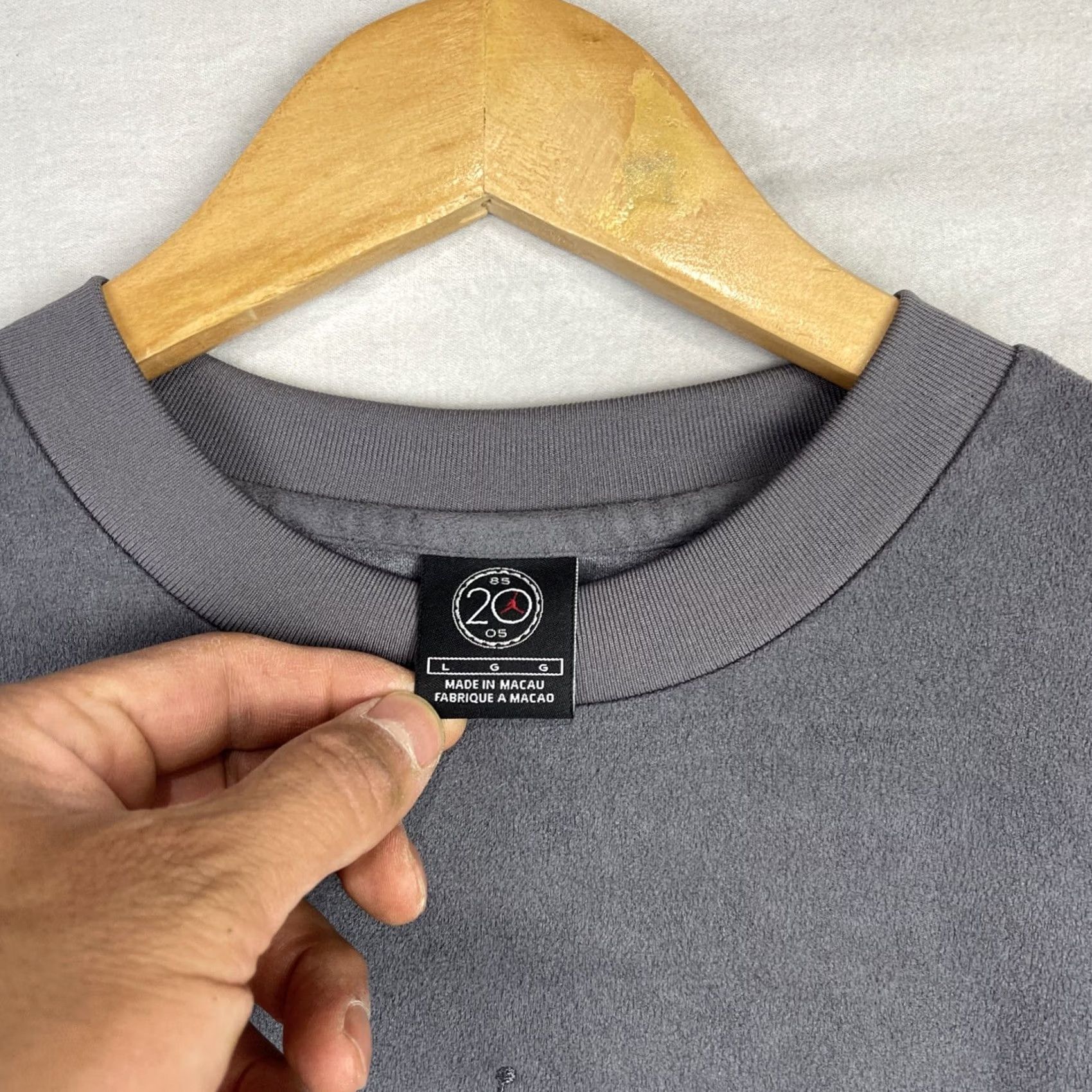 Jordan Brand VINTAGE Jordan Shirt Mens Large Gray Jumpman 20th Anniversary Microfiber Tee Y2K Size US L / EU 52-54 / 3 - 4 Thumbnail