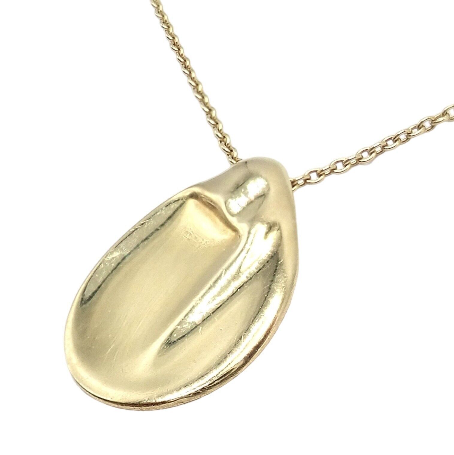 18k Yellow Gold Madonna Pendant Sweet Mini Chain Necklace