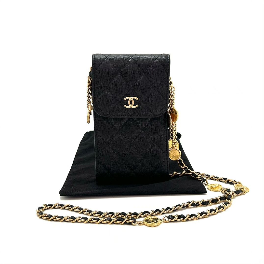 Chanel Pre-loved Bag Very good condition Size ONE SIZE - 1 Thumbnail