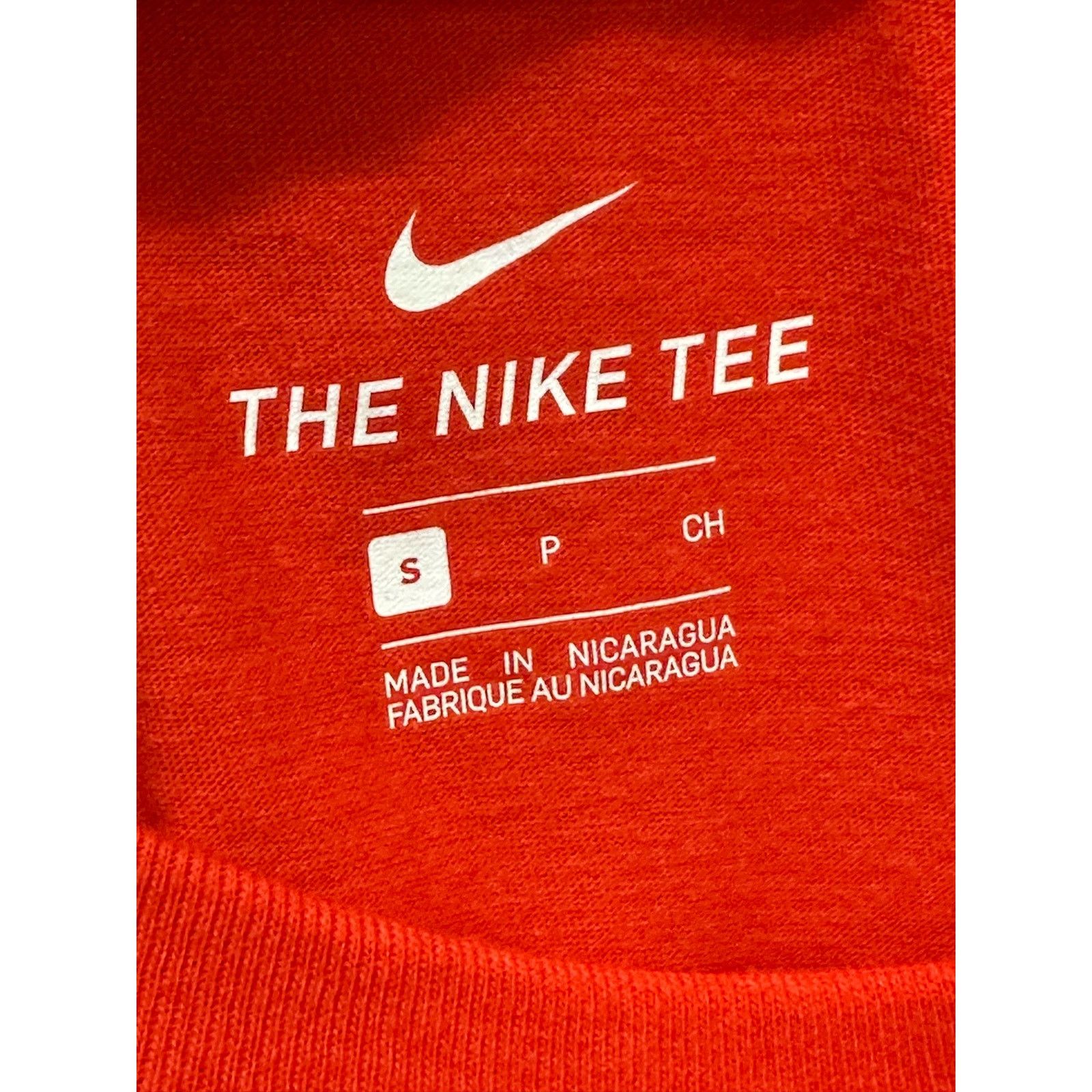 Nike The Nike Tee red short sleeves t shirt size Small Size US S / EU 44-46 / 1 - 3 Thumbnail