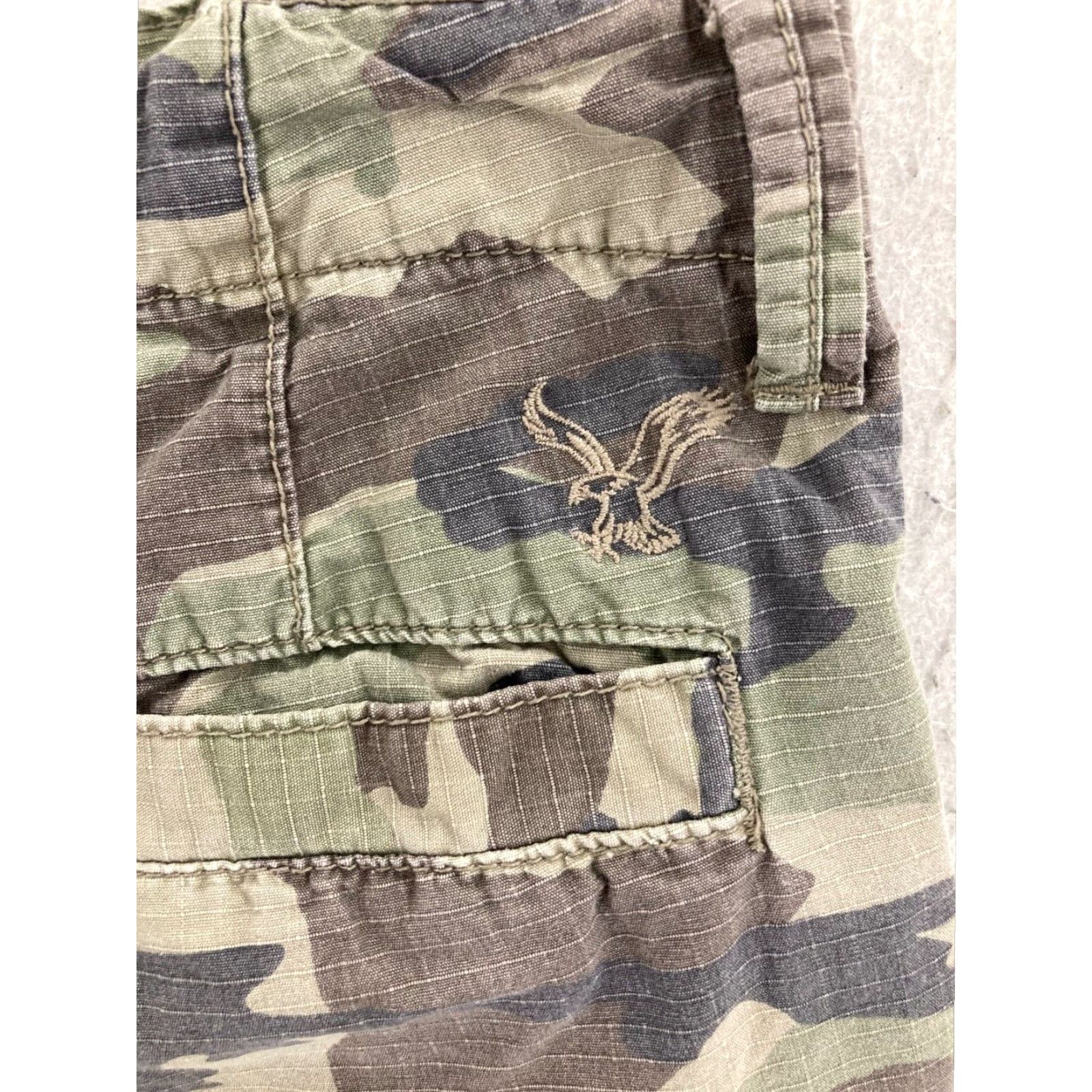 American Eagle Outfitters American Eagle Outfitters Cargo Shorts Men's 26 Multicolor Camouflage Cotton Blend Size US 26 / EU 42 - 7 Thumbnail